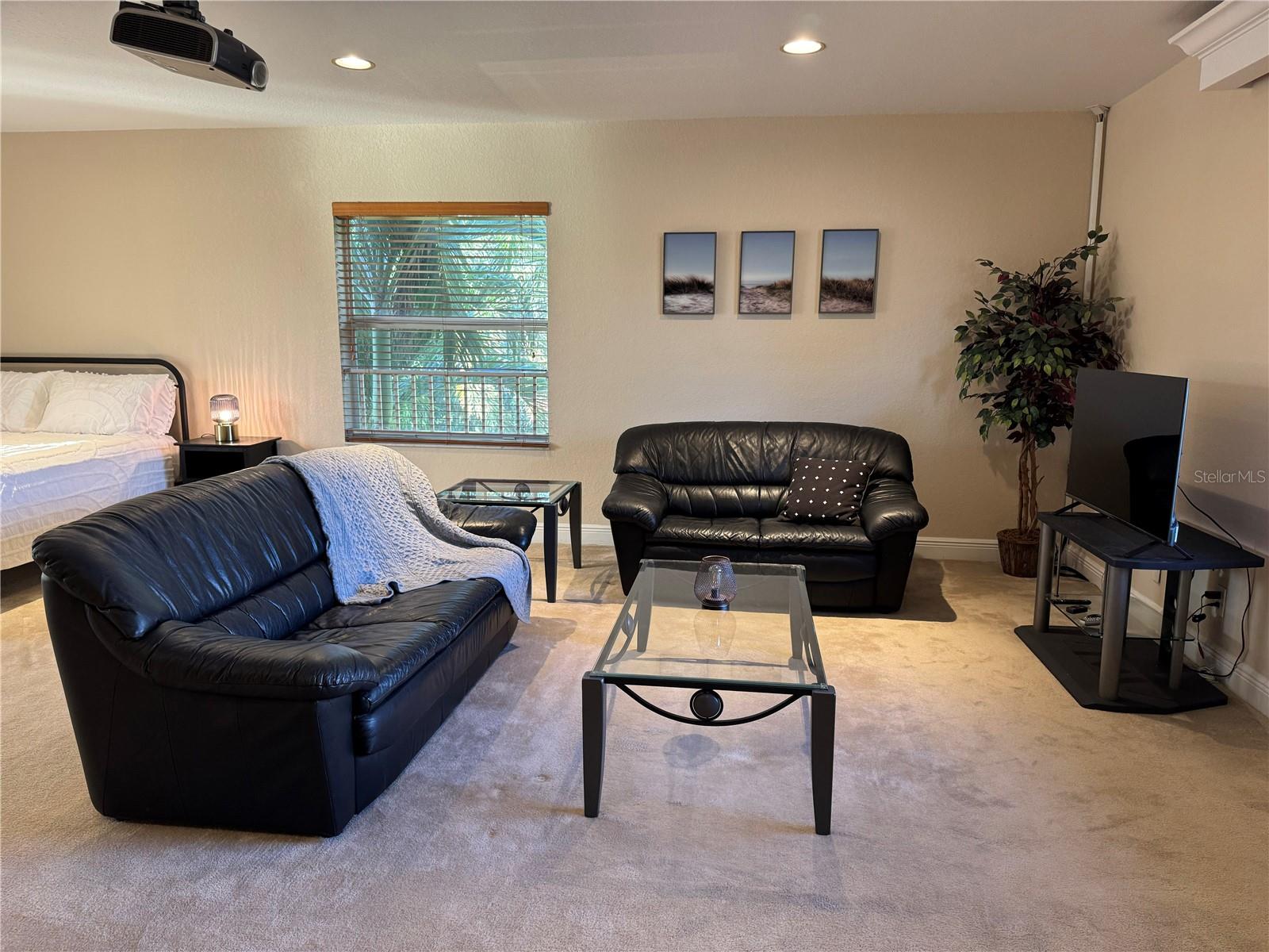 Listing photo id 41 for 5884 79th Way