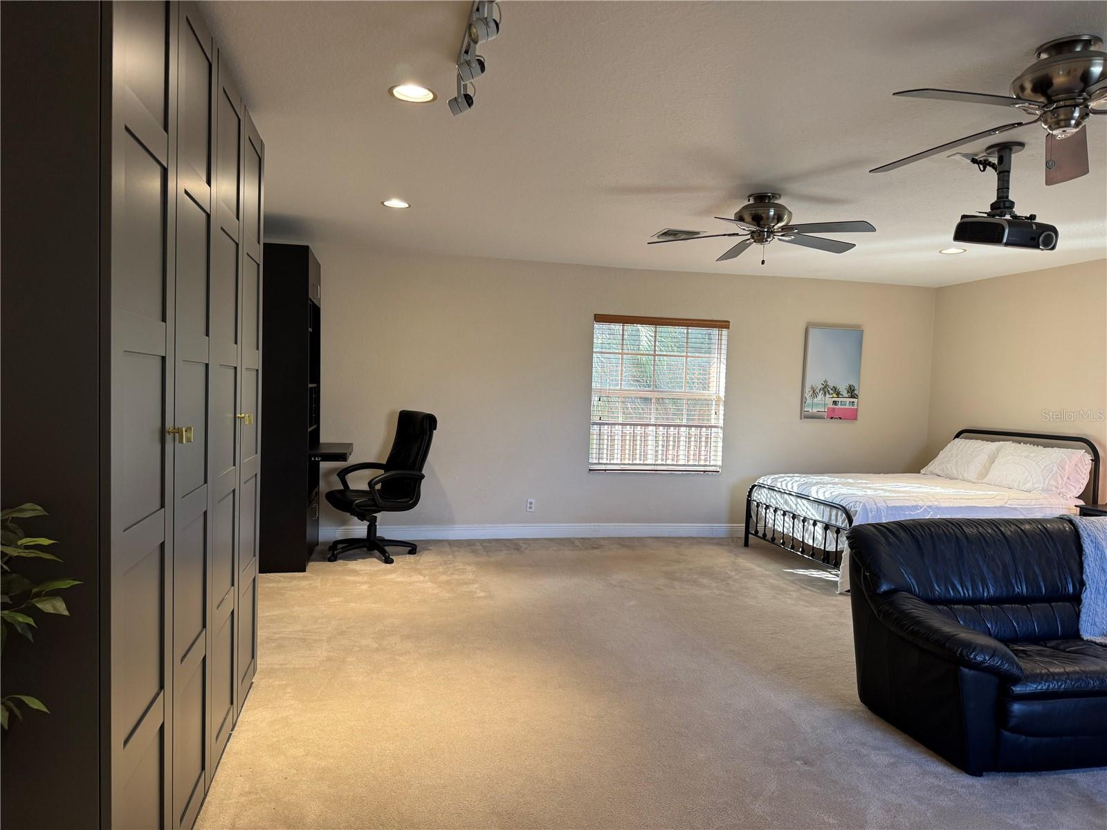 Listing photo id 43 for 5884 79th Way