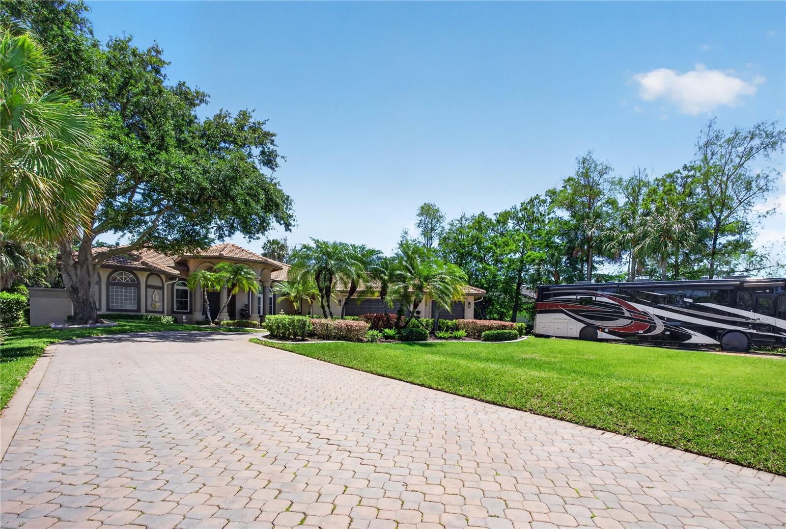 Listing photo id 49 for 5884 79th Way