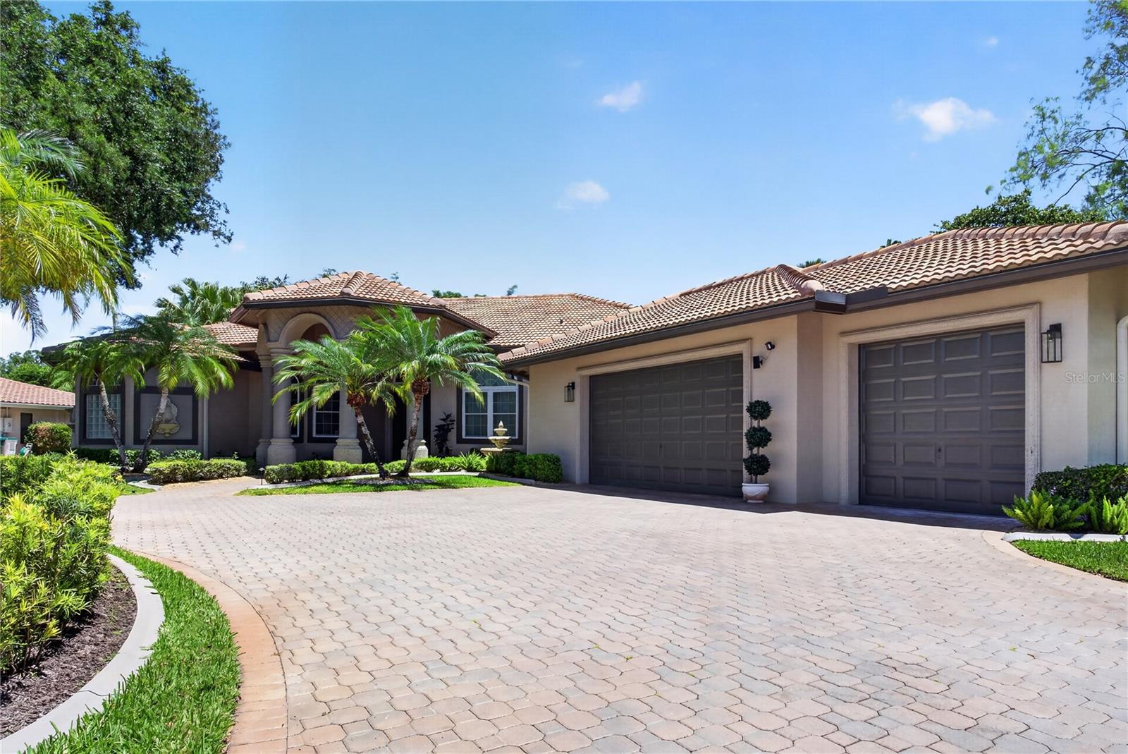Listing photo id 51 for 5884 79th Way
