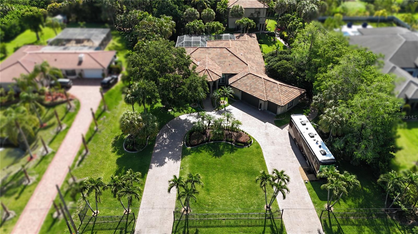 Listing photo id 53 for 5884 79th Way