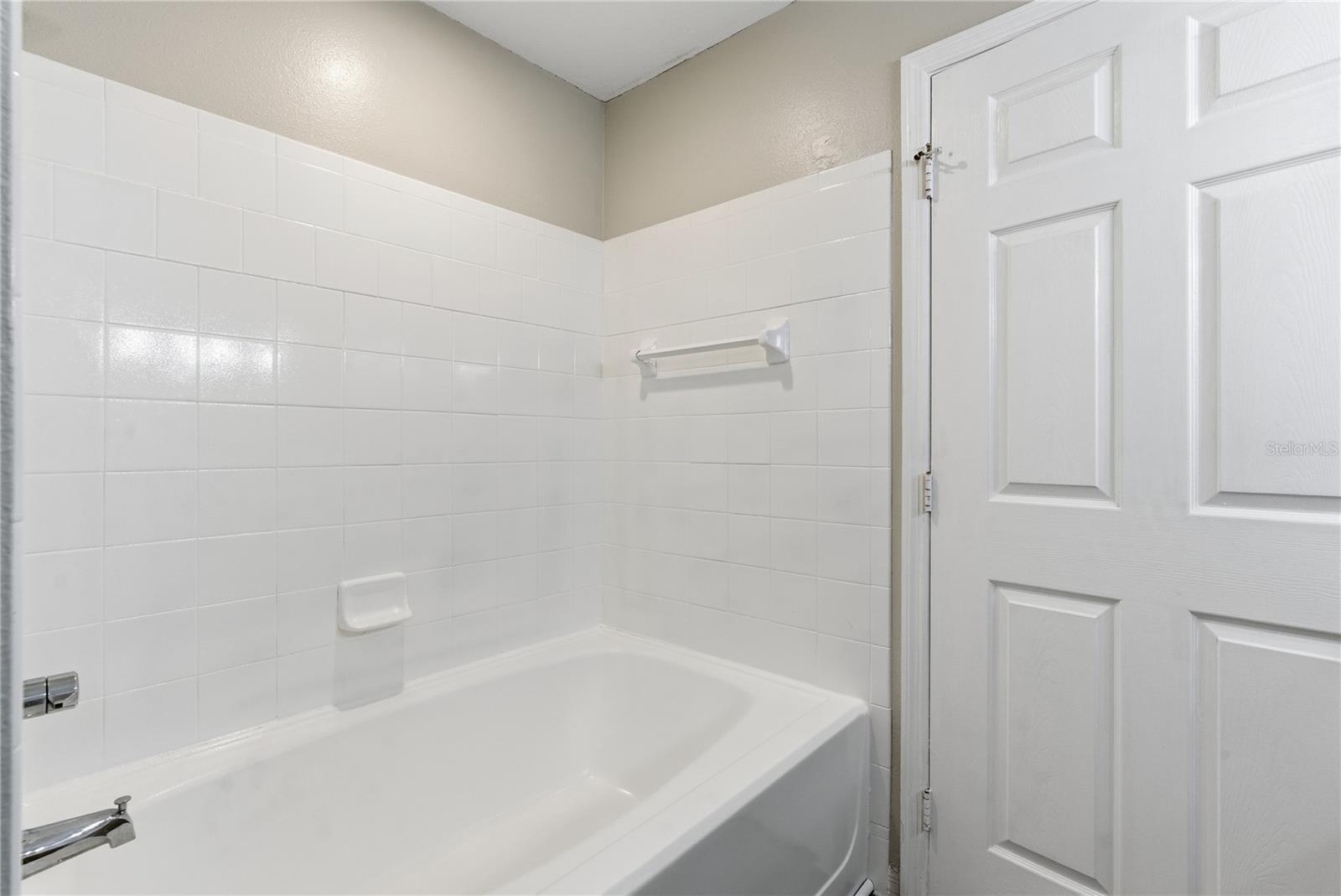 Image 23 of 41 For 9646 Lake Chase Island Way 9646