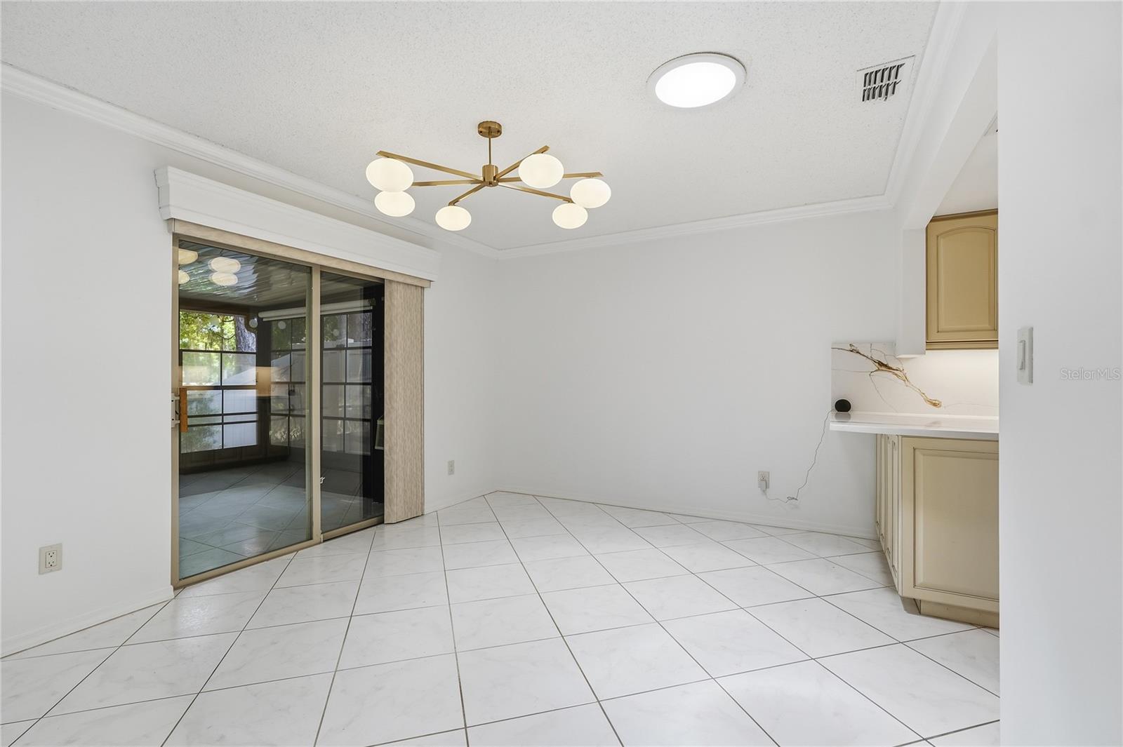 Image 18 of 48 For 3071 Bolt Drive