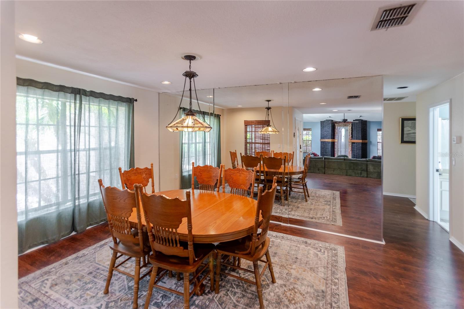 Image 11 of 52 For 14692 Linden Drive
