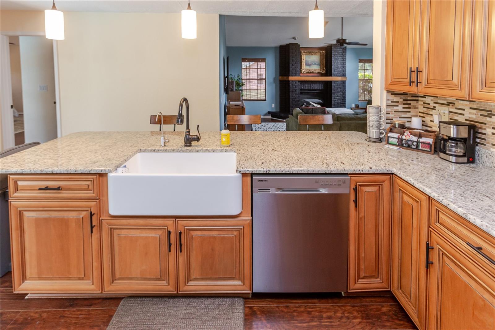 Image 17 of 52 For 14692 Linden Drive