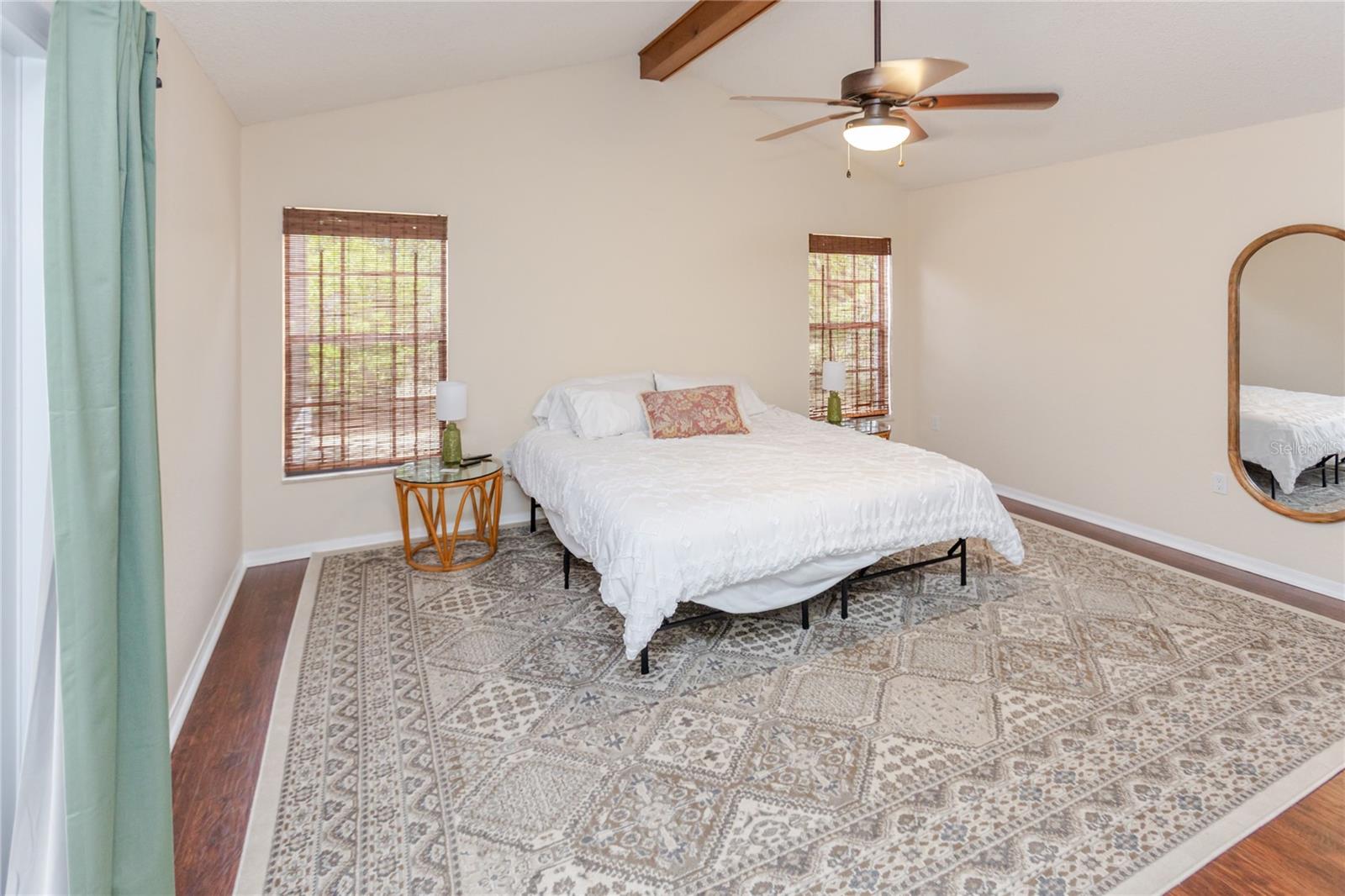 Image 22 of 52 For 14692 Linden Drive