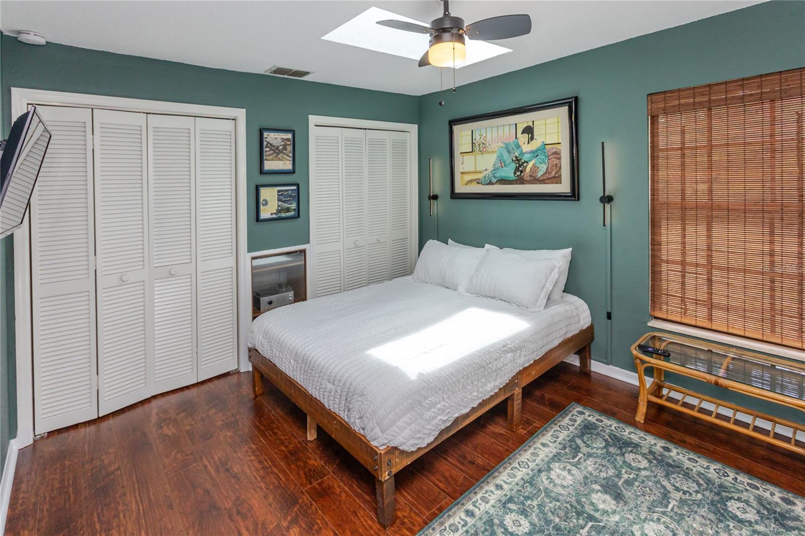 Image 26 of 52 For 14692 Linden Drive