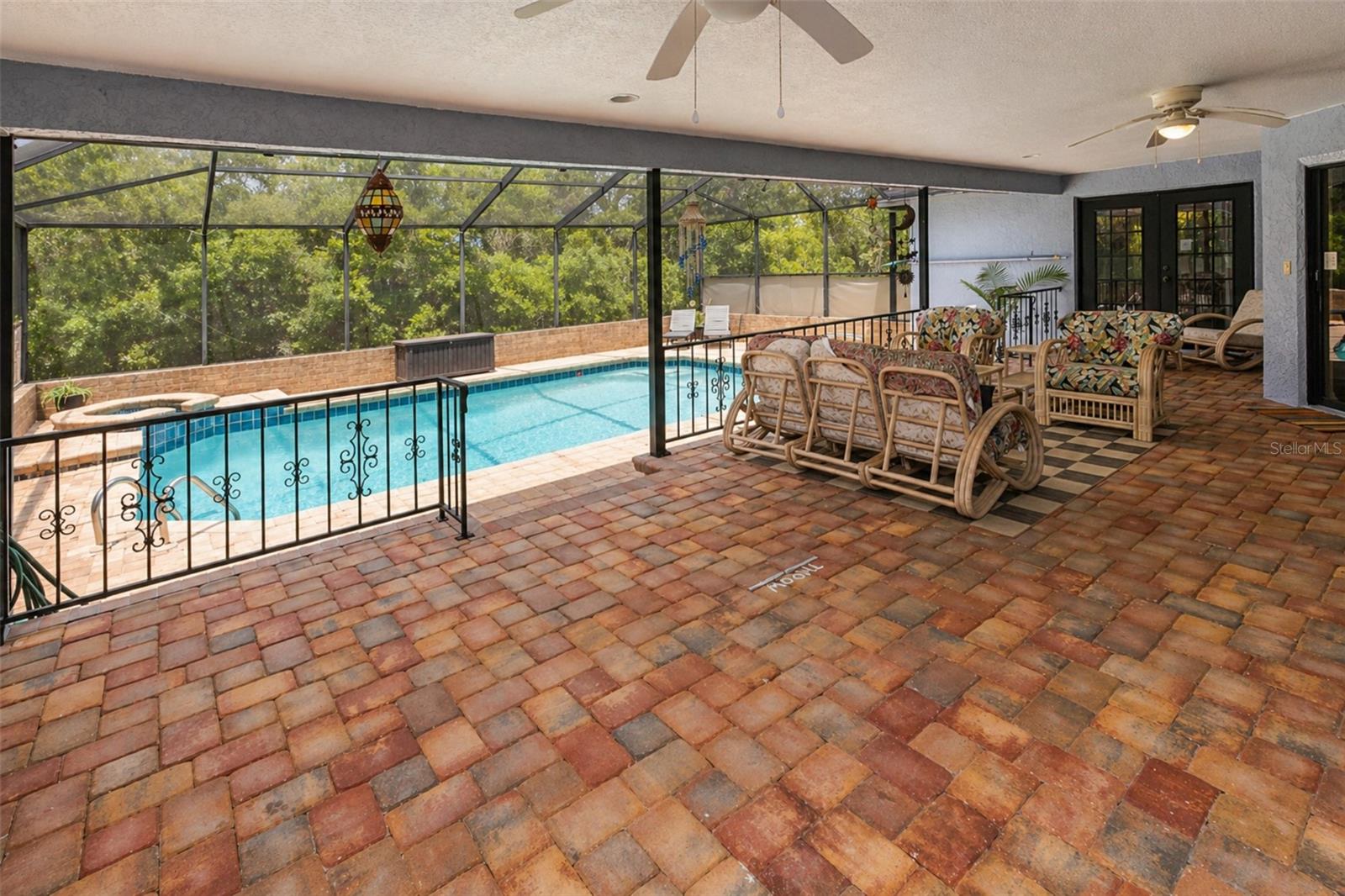 Image 38 of 52 For 14692 Linden Drive