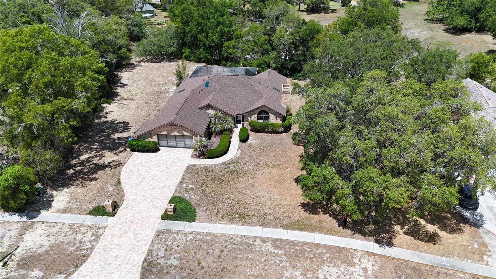 Image 5 of 52 For 14692 Linden Drive
