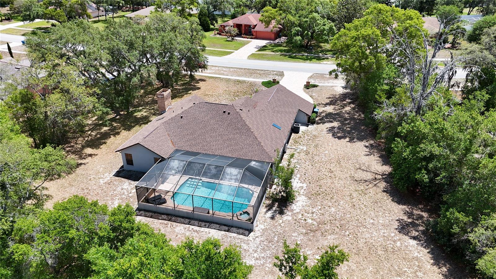 Image 6 of 52 For 14692 Linden Drive