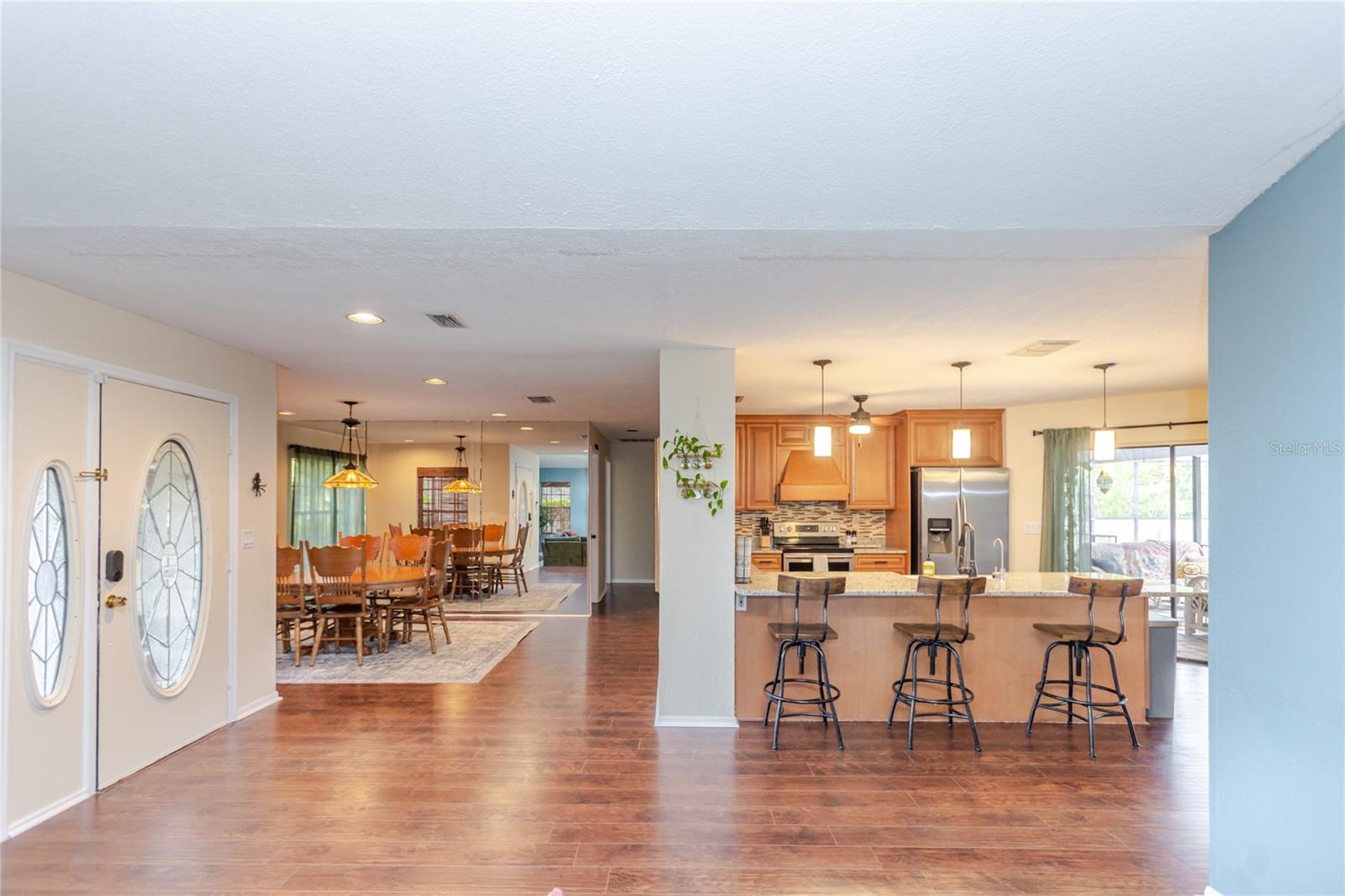 Image 9 of 52 For 14692 Linden Drive