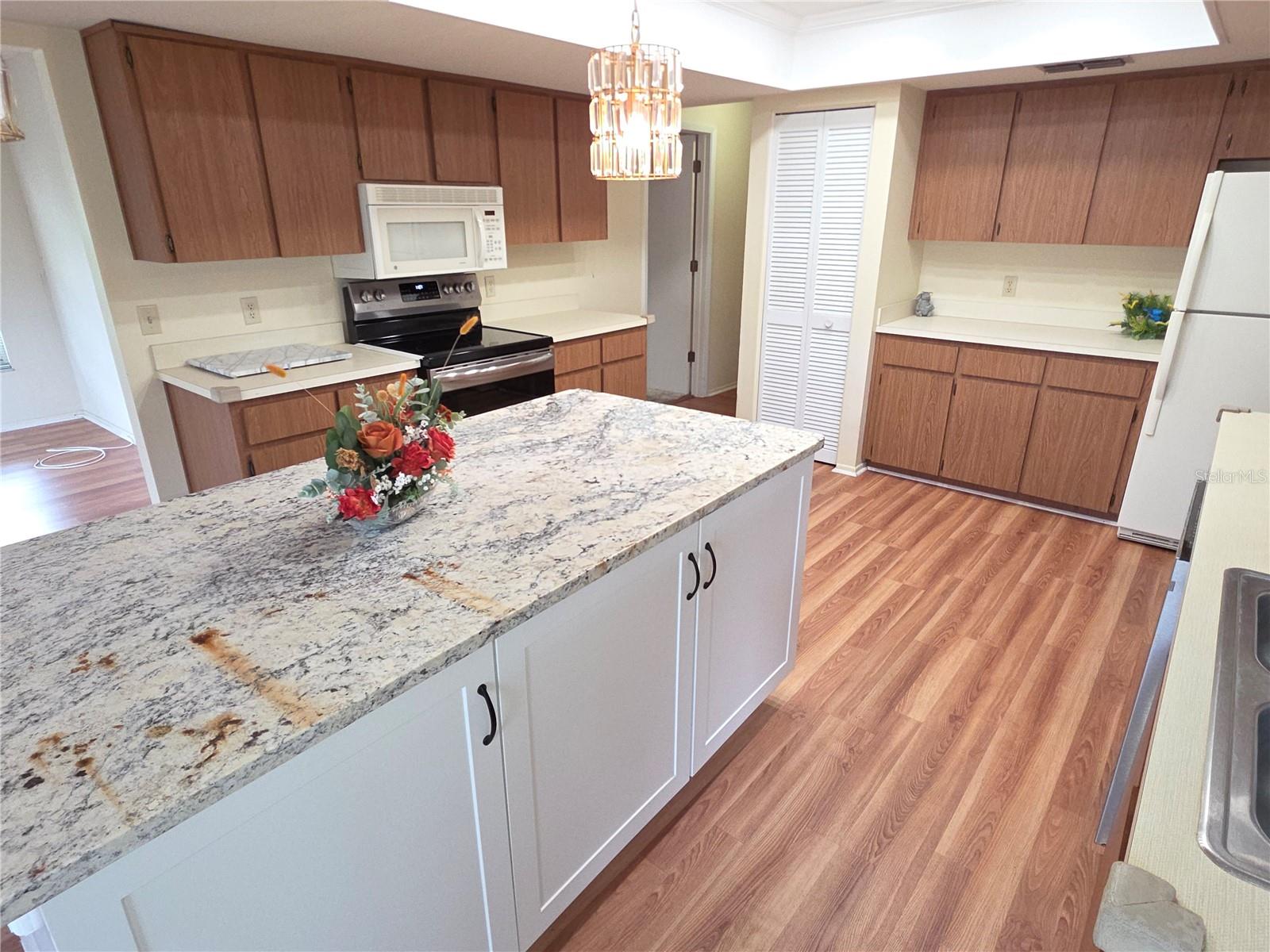 Image 2 of 23 For 6264 Darien Way