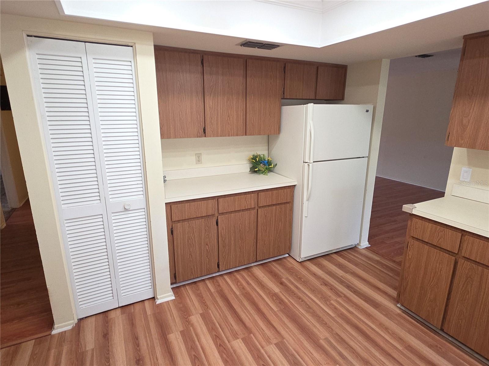 Image 4 of 23 For 6264 Darien Way