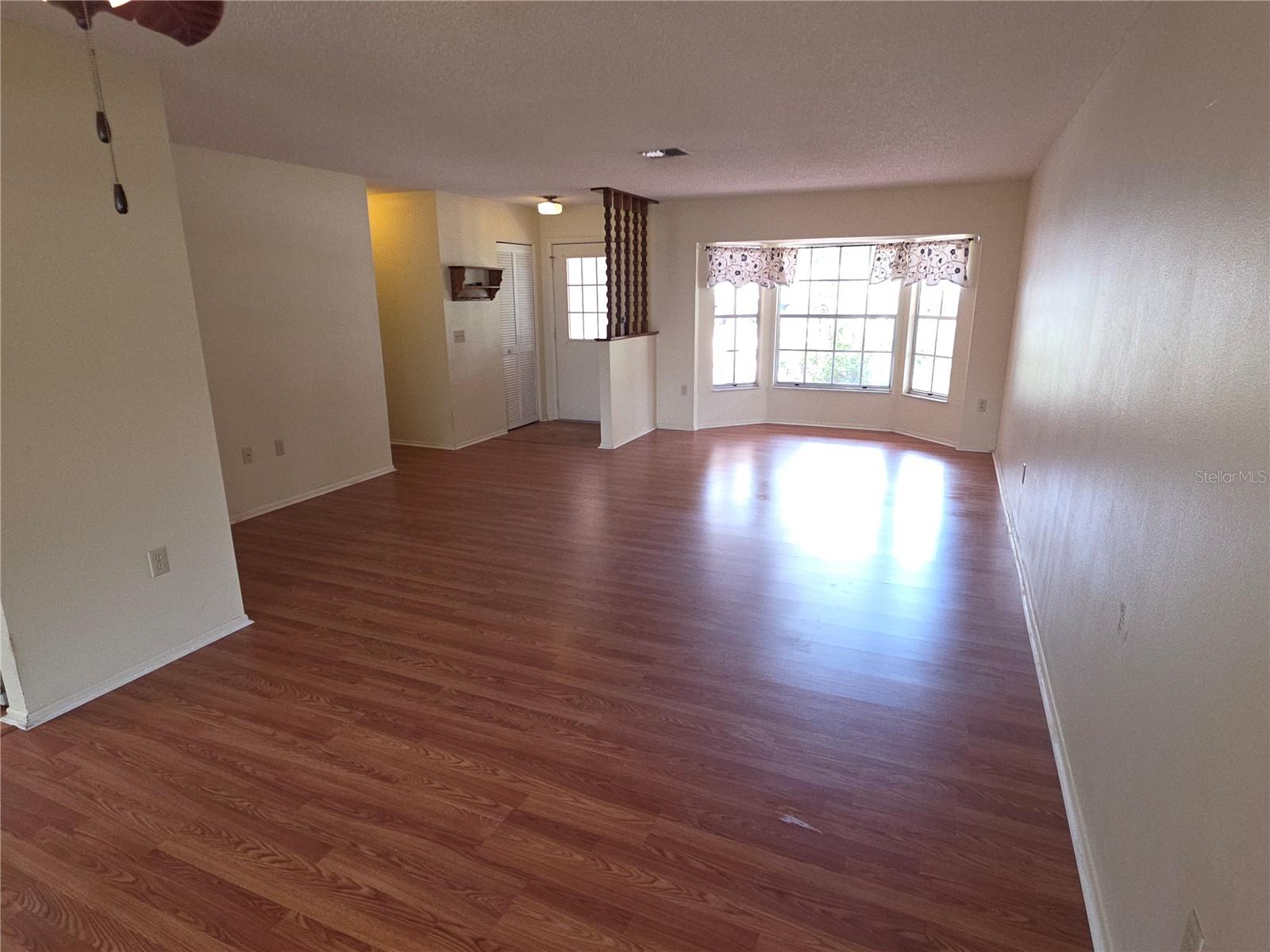 Image 8 of 23 For 6264 Darien Way
