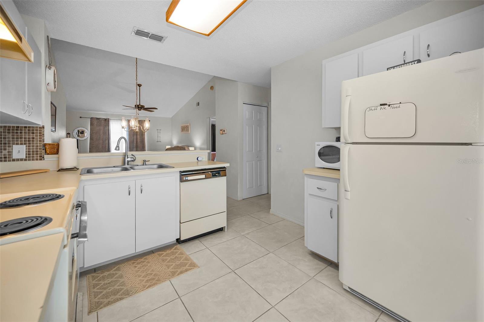 Image 15 of 73 For 7837 Hardwick Drive 327