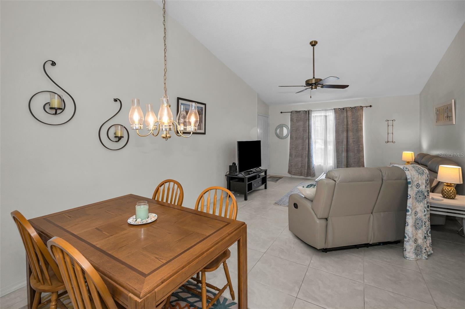 Image 5 of 73 For 7837 Hardwick Drive 327