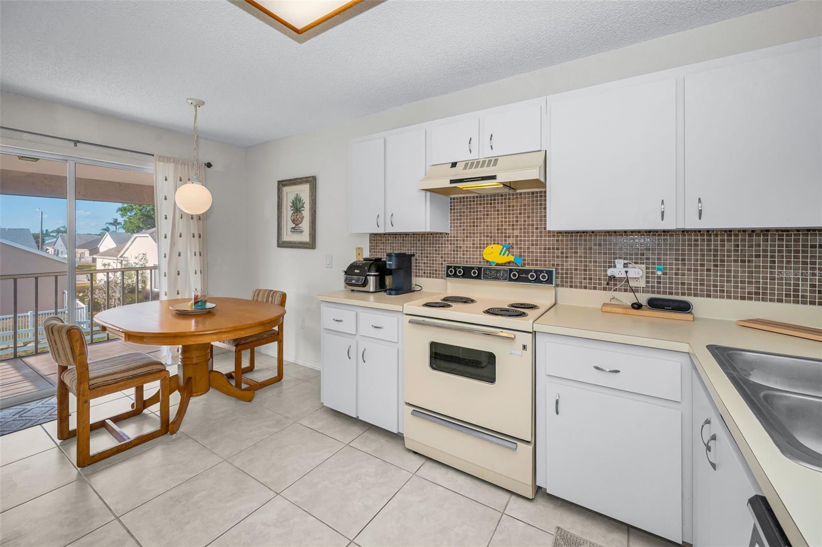 Image 9 of 73 For 7837 Hardwick Drive 327