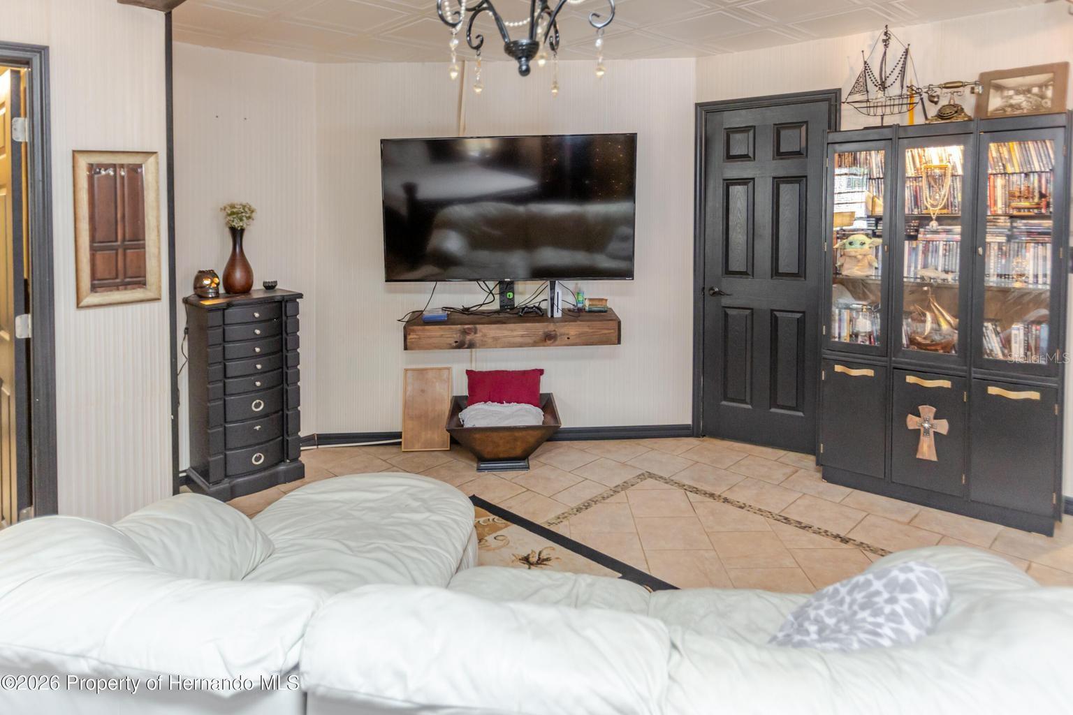 Image 21 of 43 For 9027 Bonnet Way