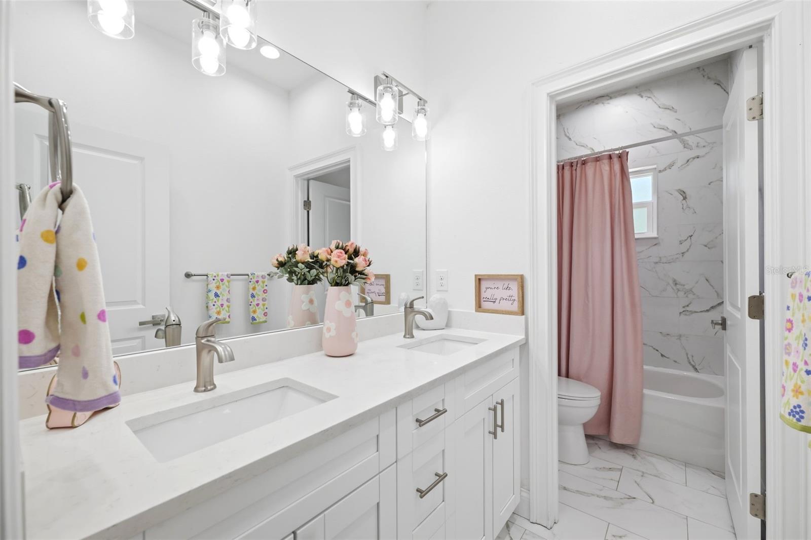 Image 4 of 49 For 524 Grosse Ave Avenue