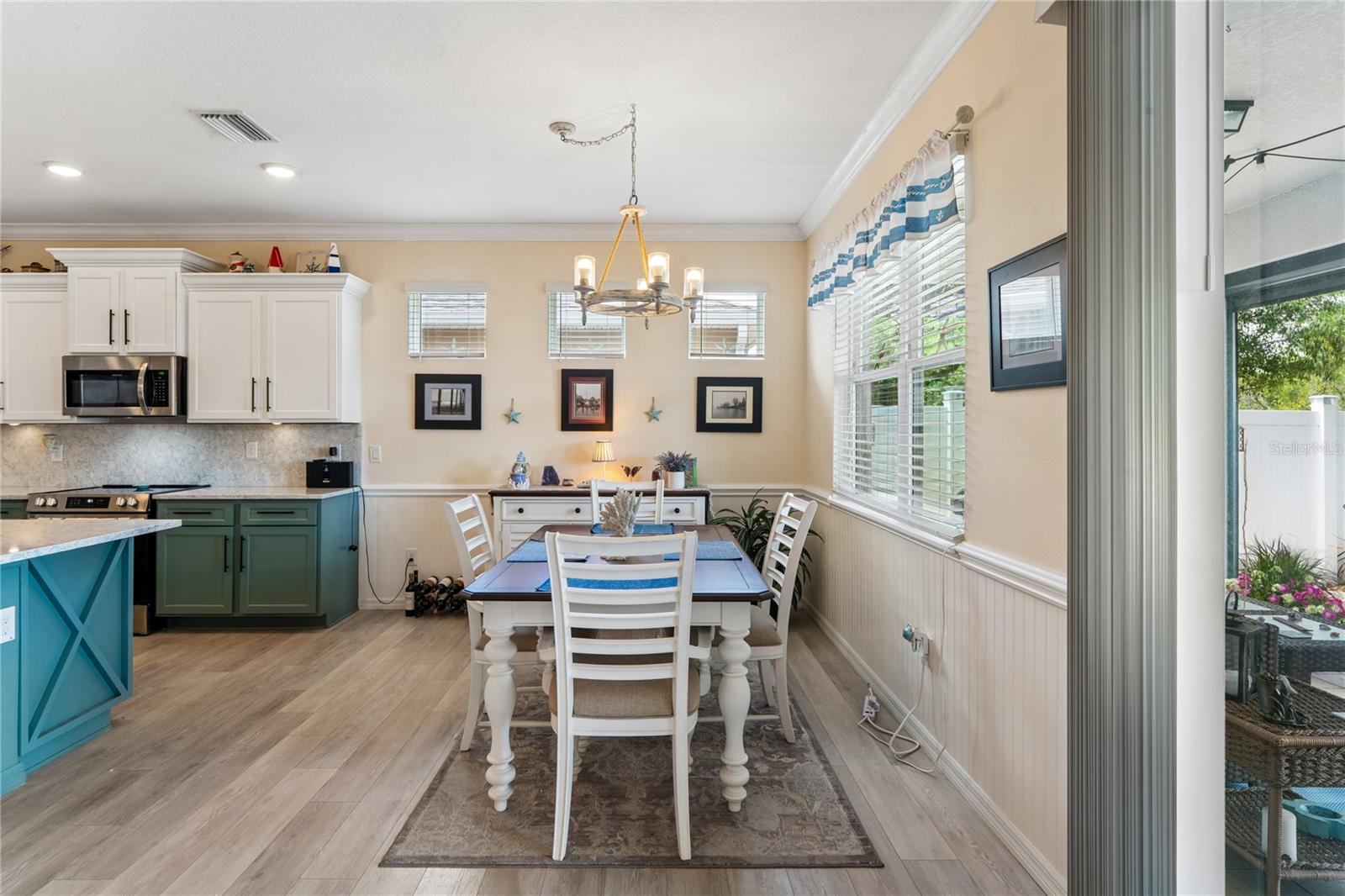 Image 16 of 64 For 13605 Paddington Way