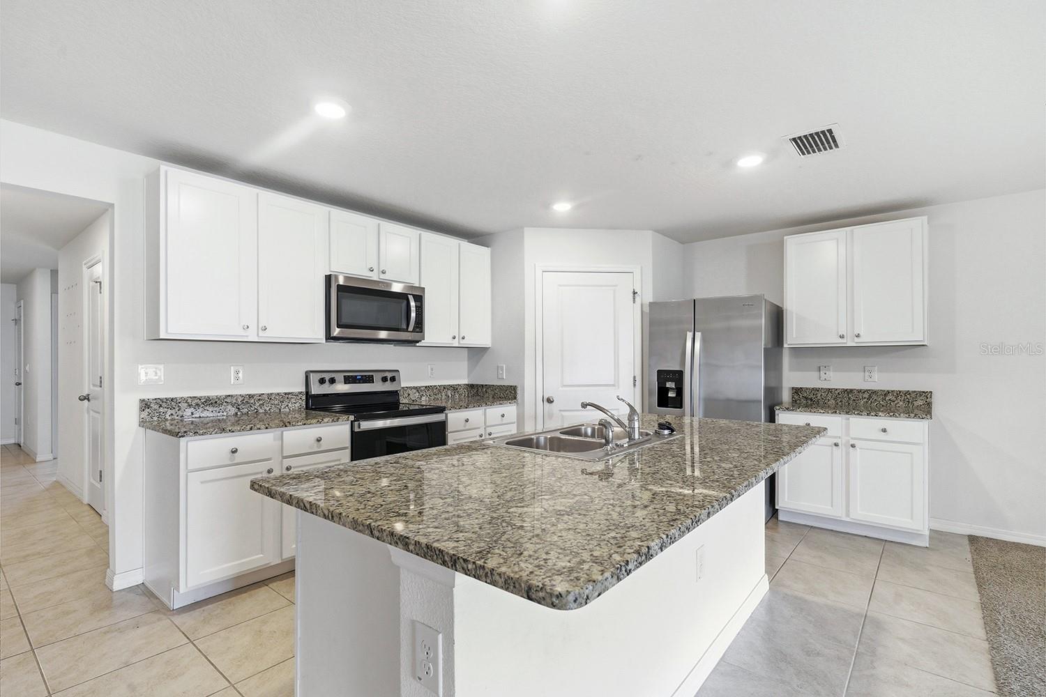 Image 20 of 62 For 13196 Golden Lime Avenue