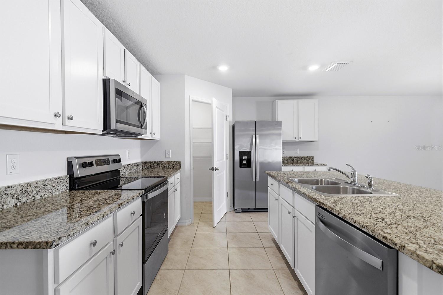 Image 3 of 62 For 13196 Golden Lime Avenue