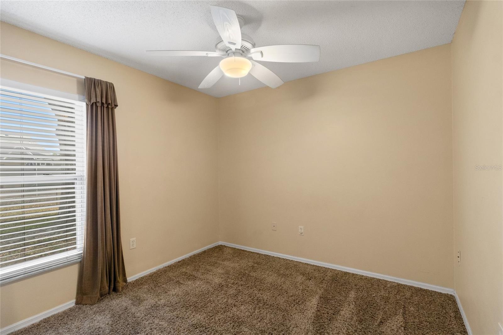 Listing photo id 8 for 8907 Whistler Way