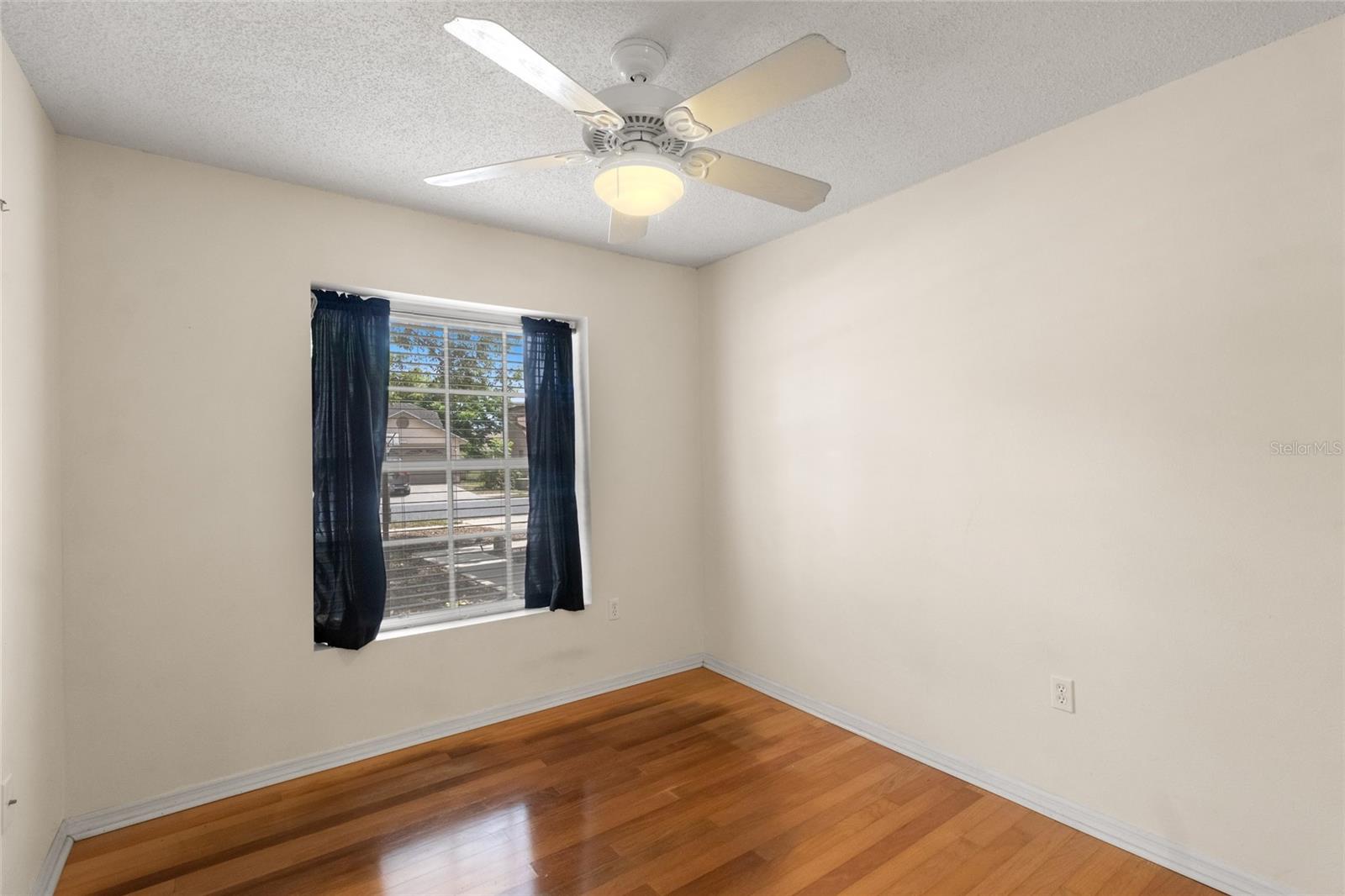 Listing photo id 10 for 8907 Whistler Way