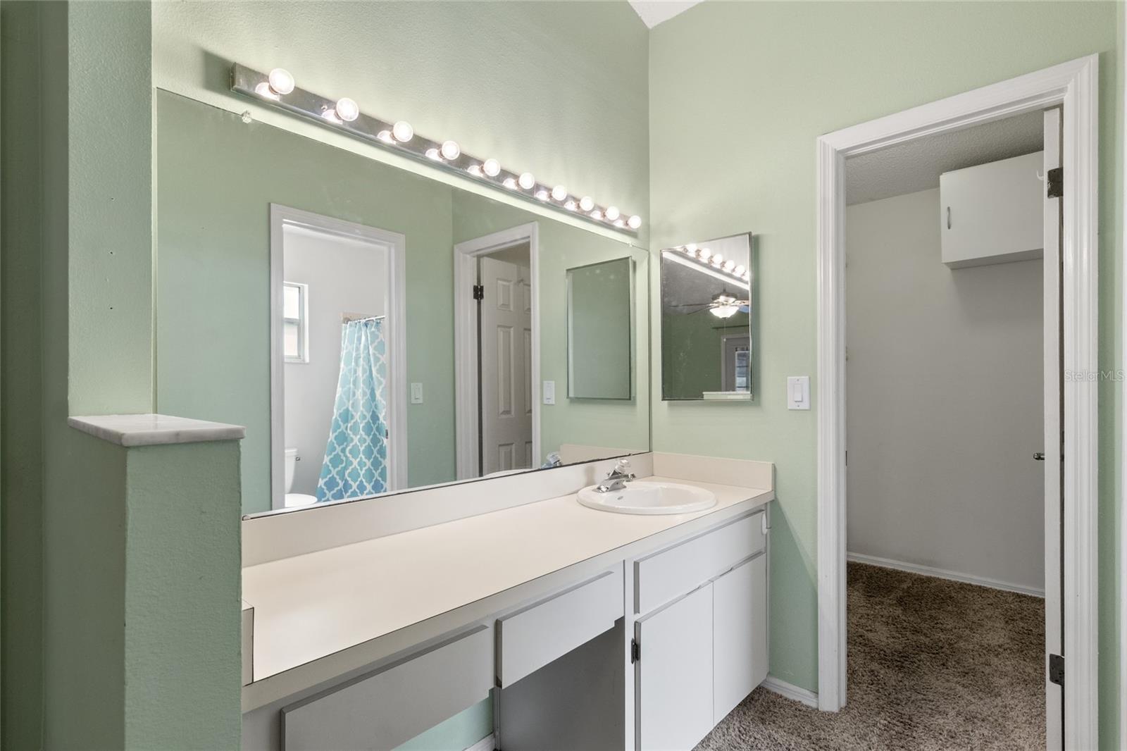 Listing photo id 18 for 8907 Whistler Way