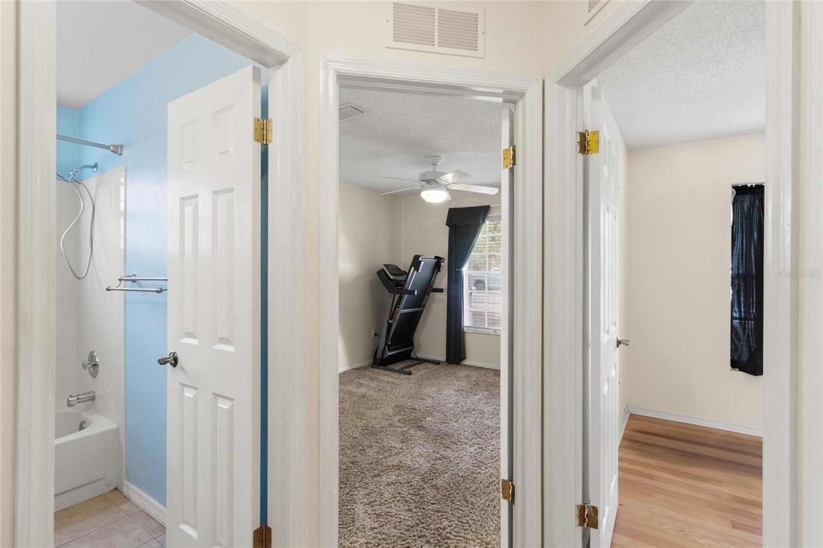 Listing photo id 7 for 8907 Whistler Way