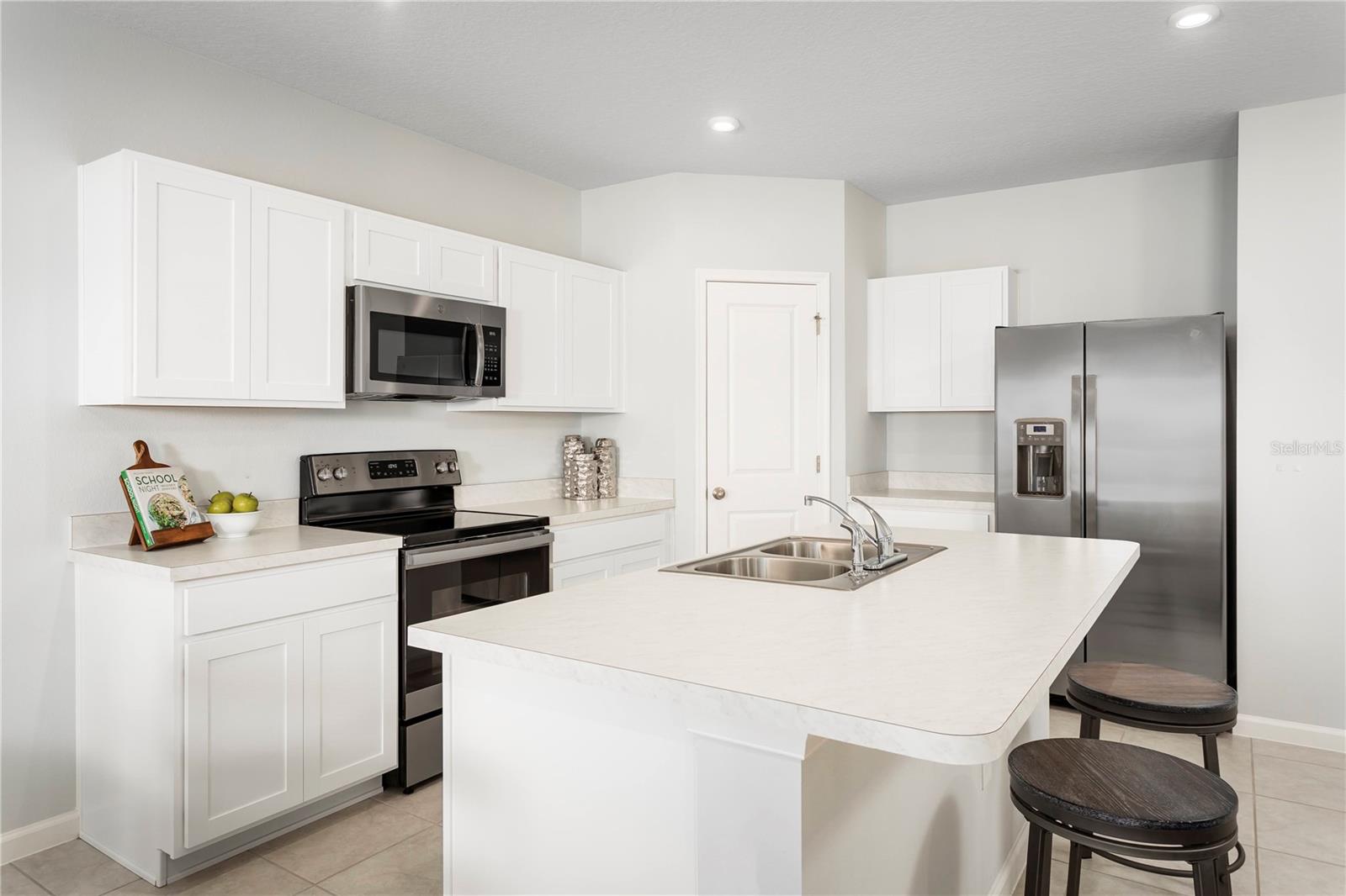 Image 8 of 17 For 545 171st Street E