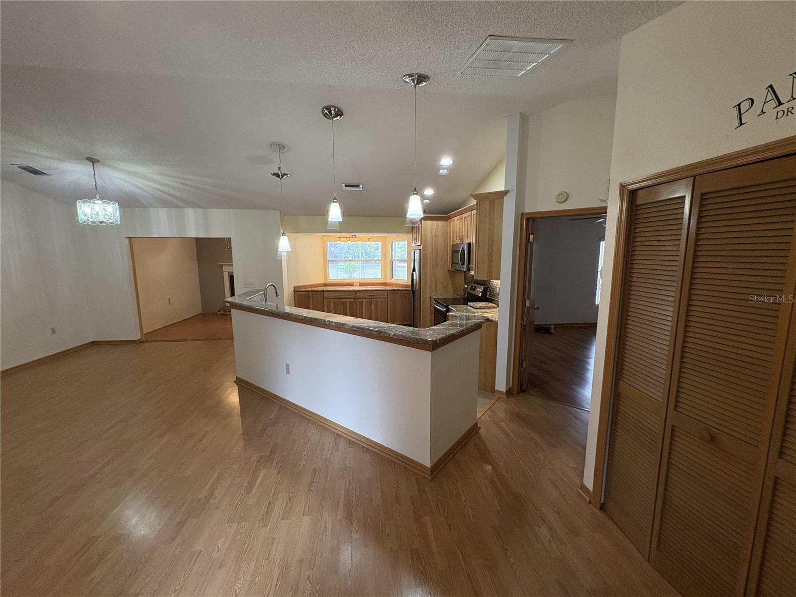 Image 16 of 48 For 5085 Bone Lane