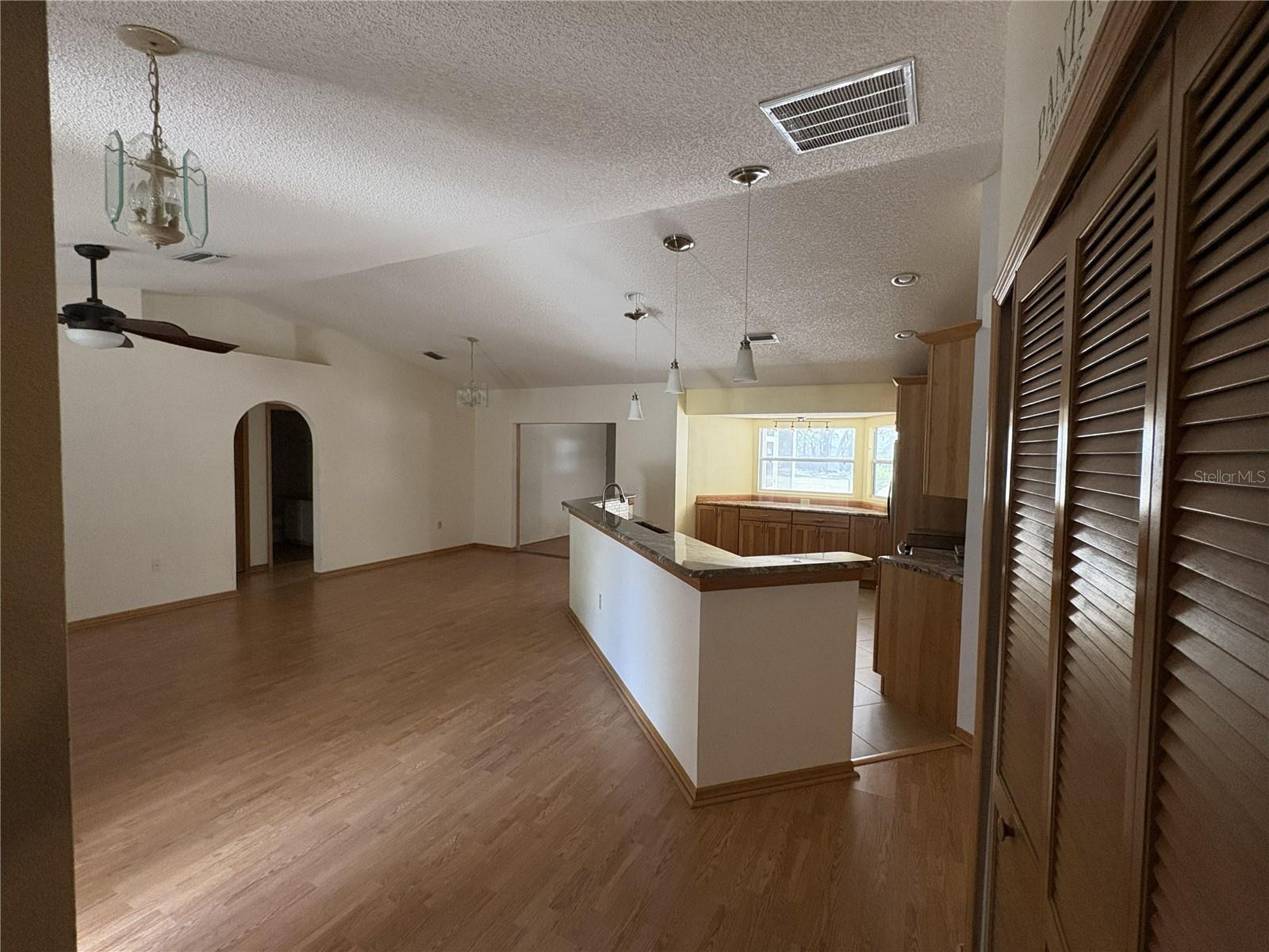Image 22 of 48 For 5085 Bone Lane