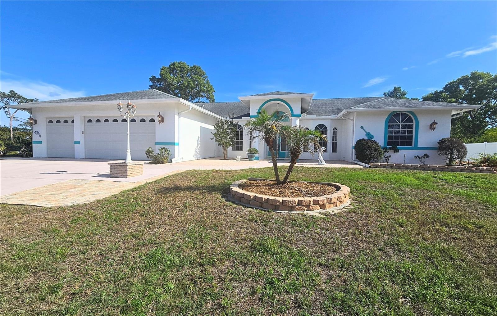 Listing photo id 0 for 11344 Rainbow Woods Loop