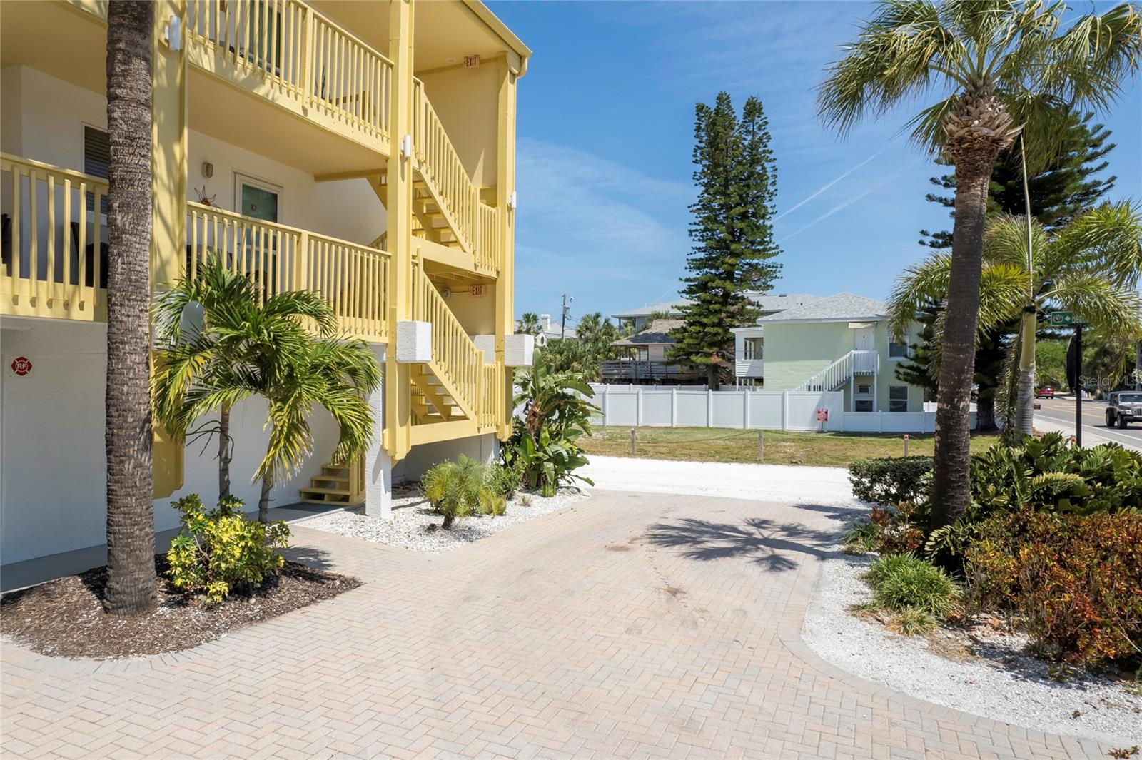 Image 20 of 41 For 708 Gulf Boulevard D