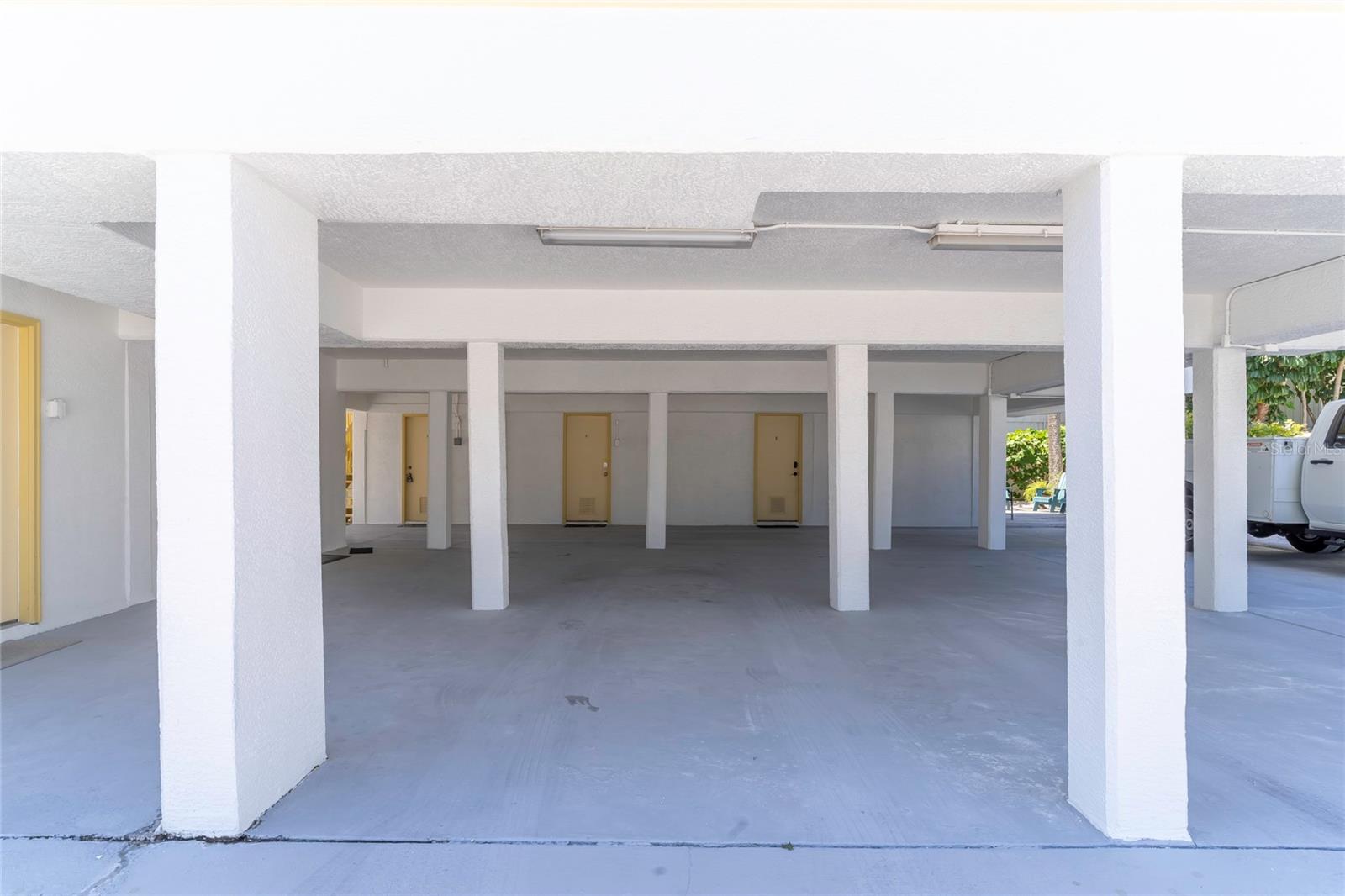 Image 27 of 41 For 708 Gulf Boulevard D