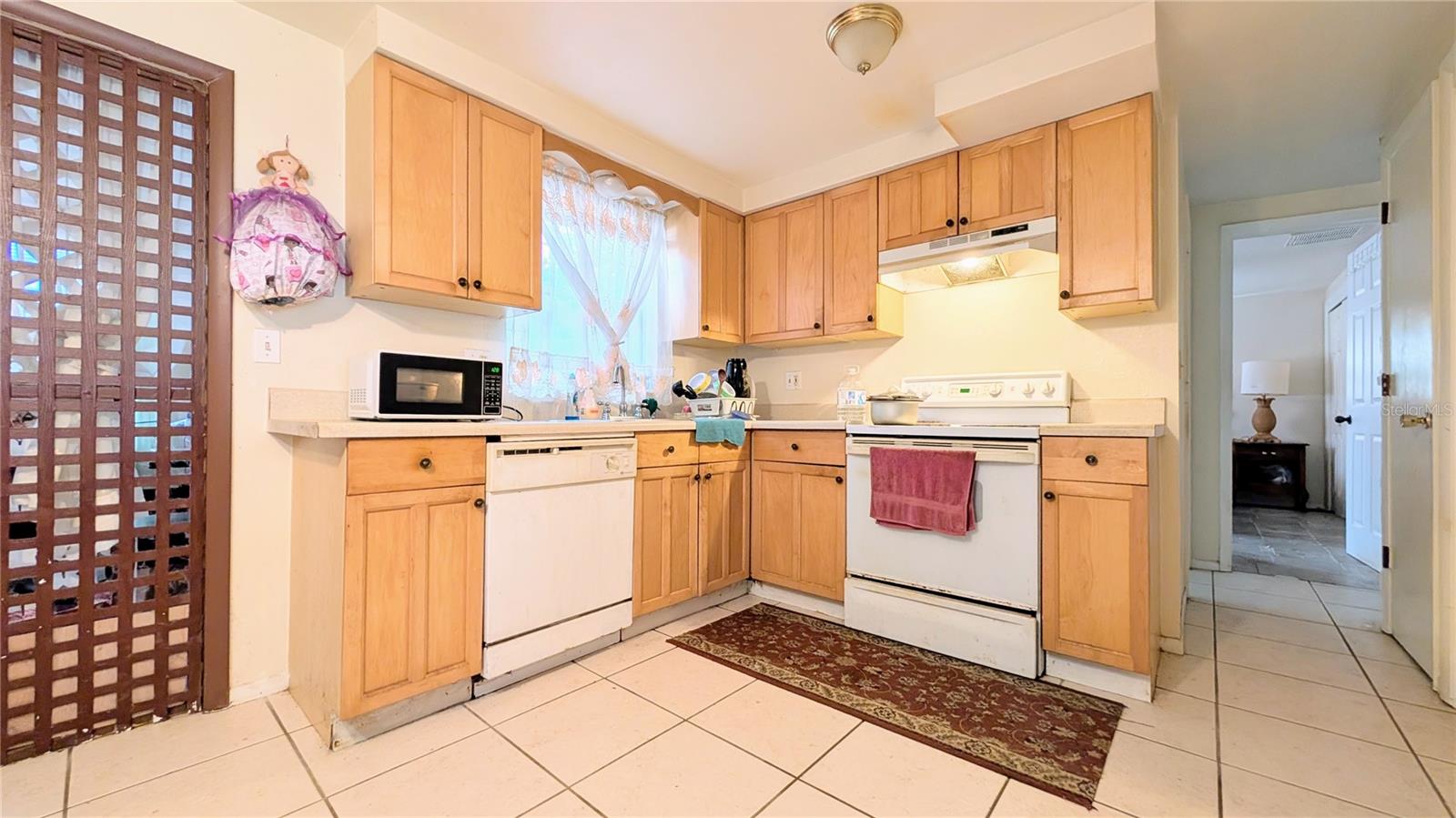 Image 14 of 37 For 4737 Longwood Avenue