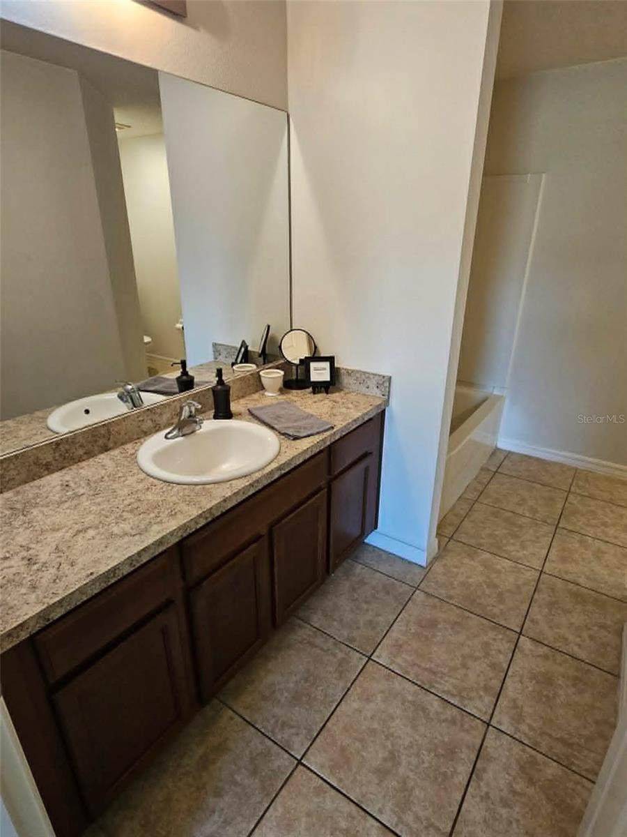 Image 12 of 27 For 30939 Water Lily Drive