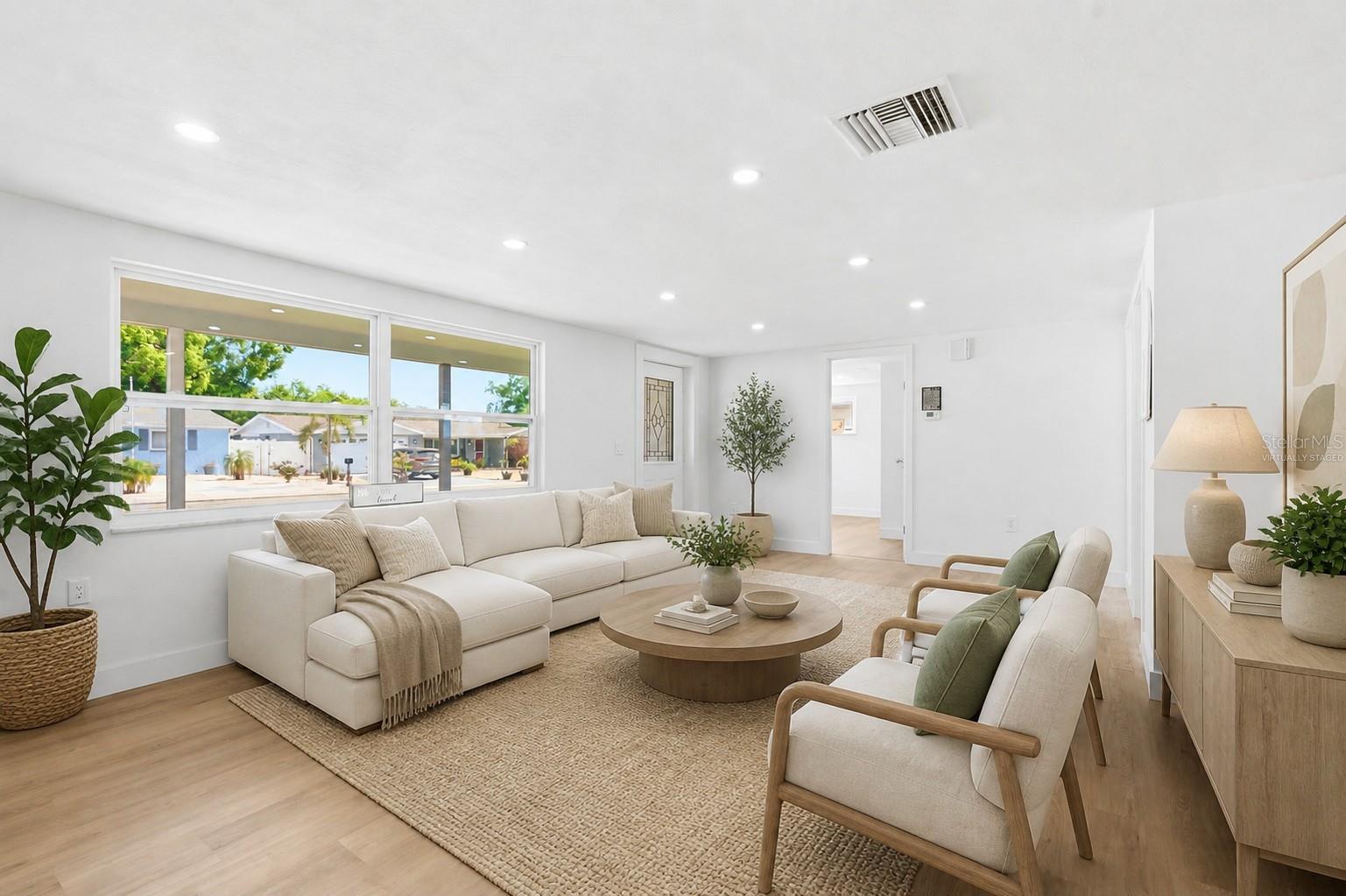Image 11 of 86 For 5306 Palafox Drive