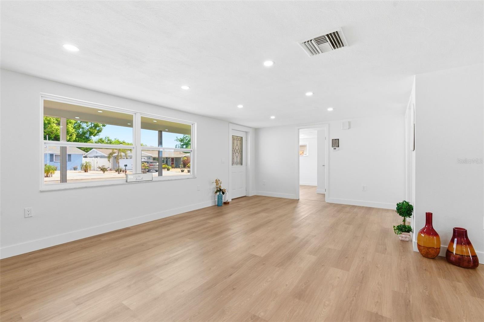 Image 12 of 86 For 5306 Palafox Drive