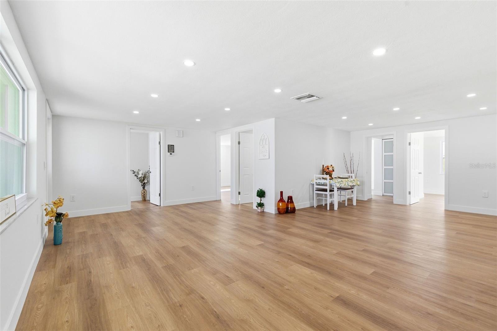 Image 13 of 86 For 5306 Palafox Drive