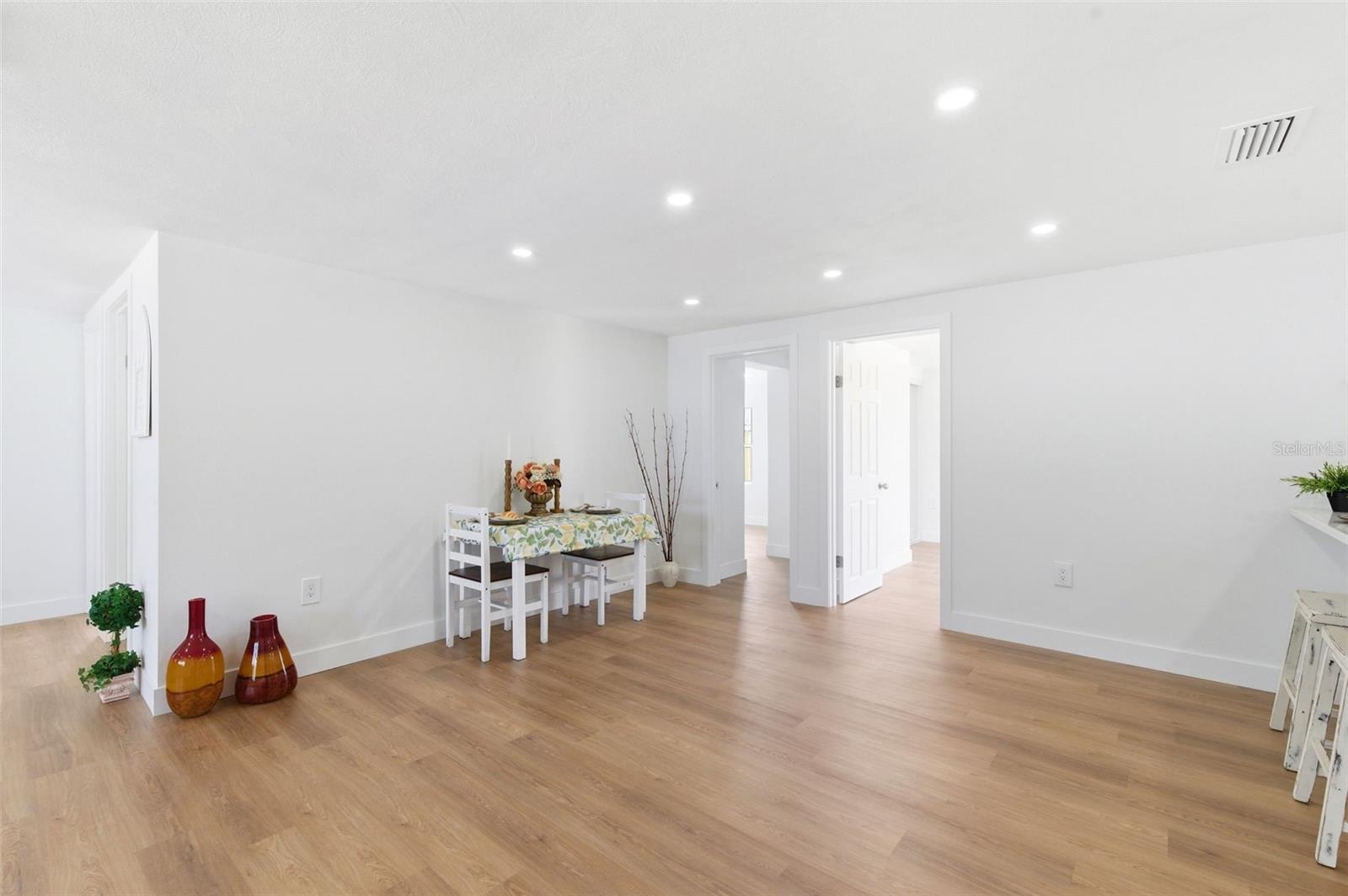 Image 16 of 86 For 5306 Palafox Drive