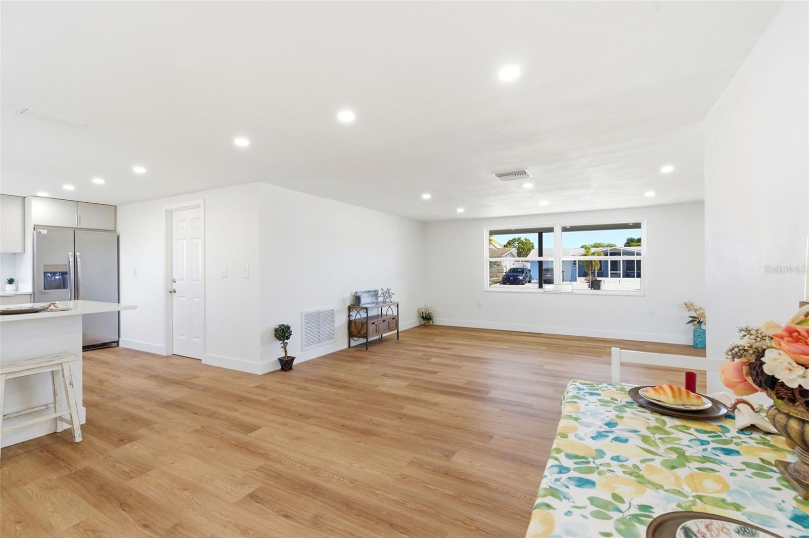 Image 17 of 86 For 5306 Palafox Drive