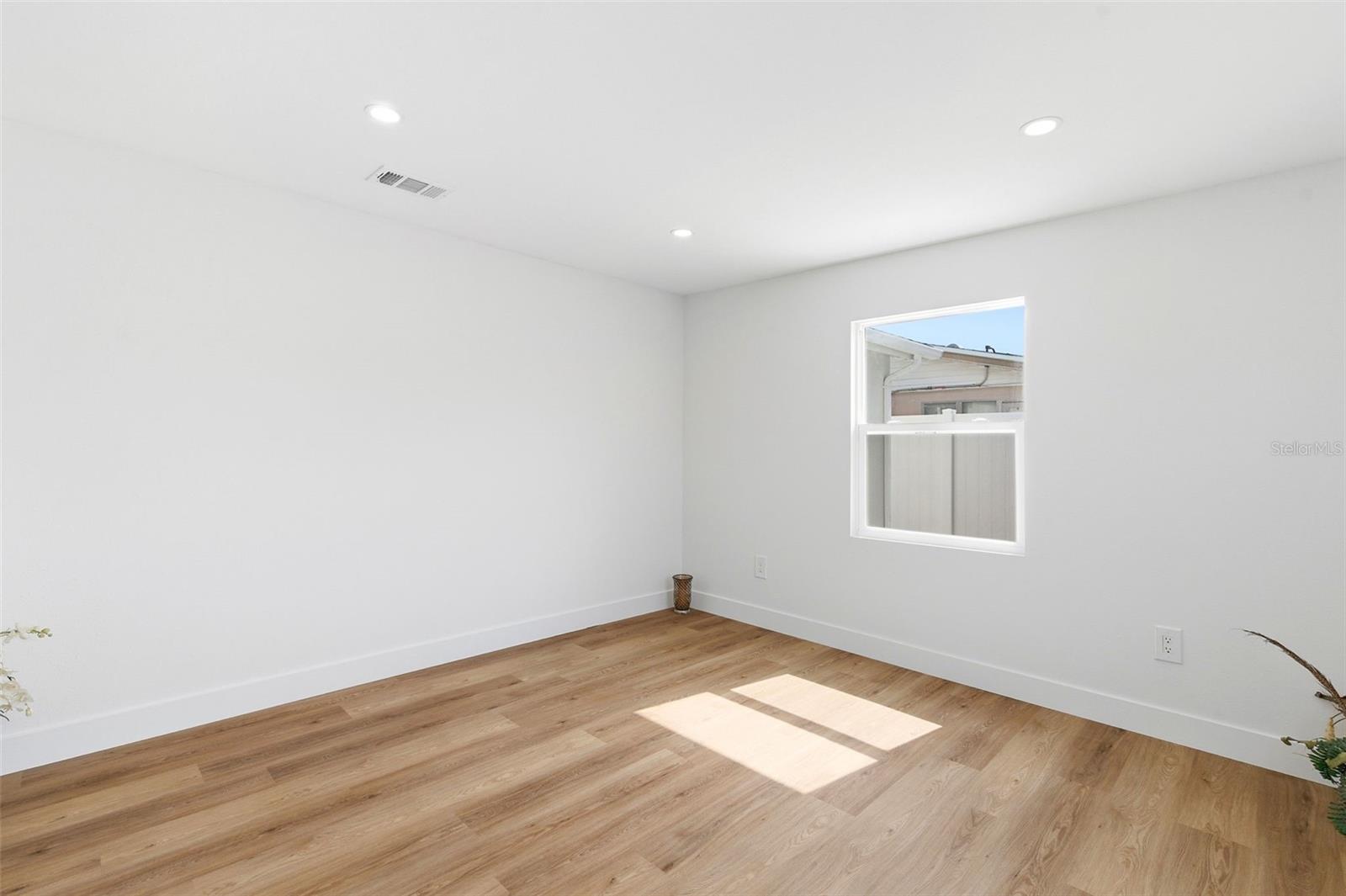 Image 44 of 86 For 5306 Palafox Drive