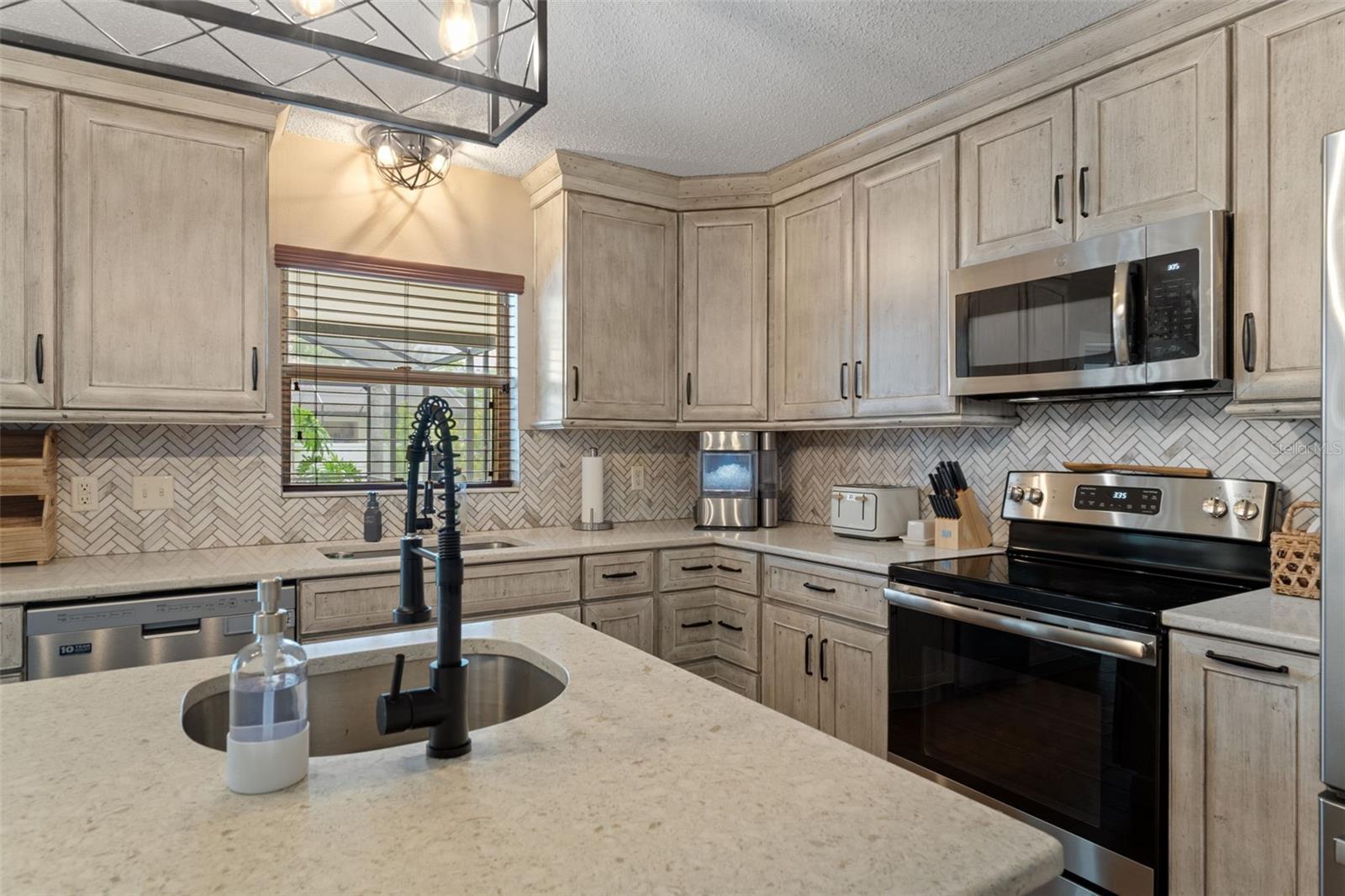 Image 14 of 68 For 2451 Deltona Boulevard