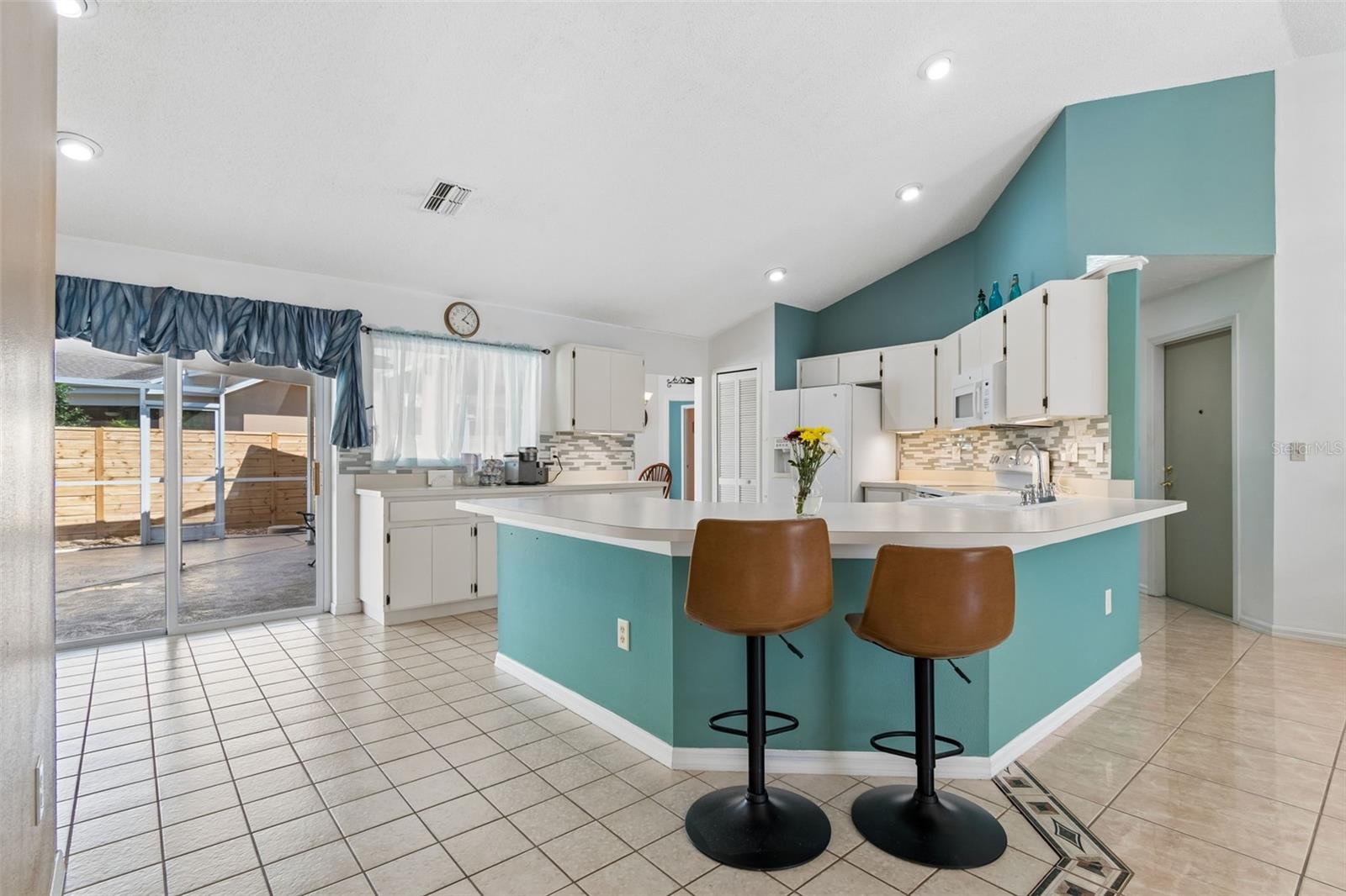 Image 16 of 35 For 907 Brittany Park Boulevard
