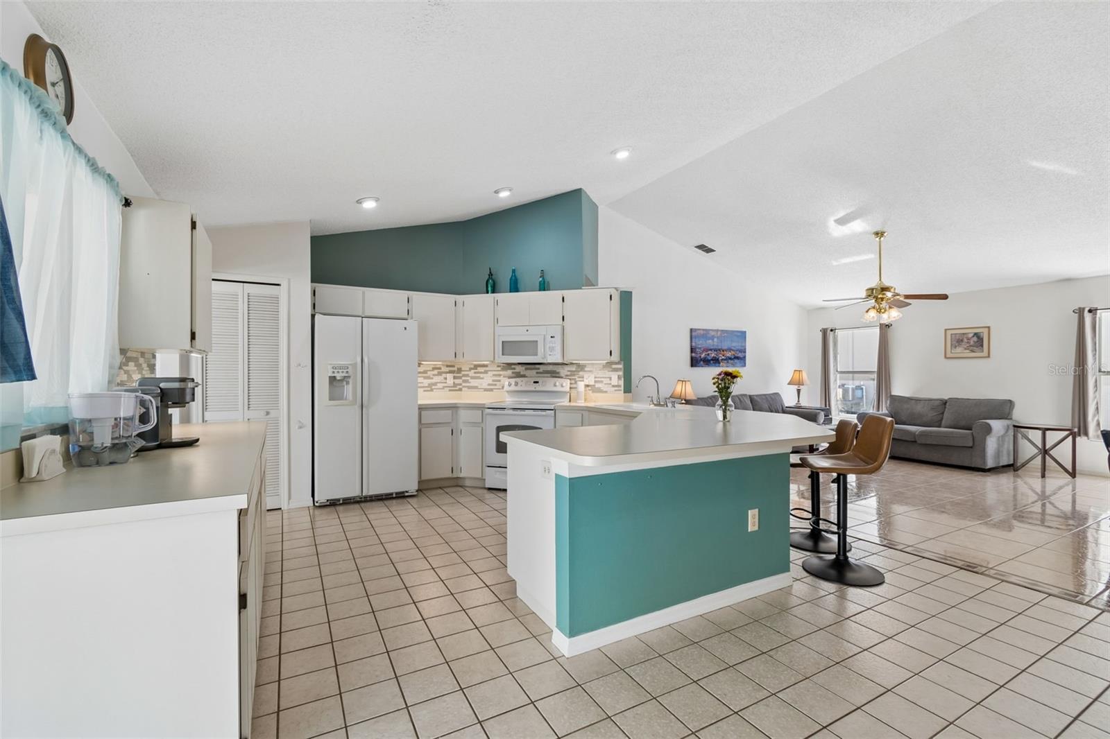 Image 17 of 35 For 907 Brittany Park Boulevard