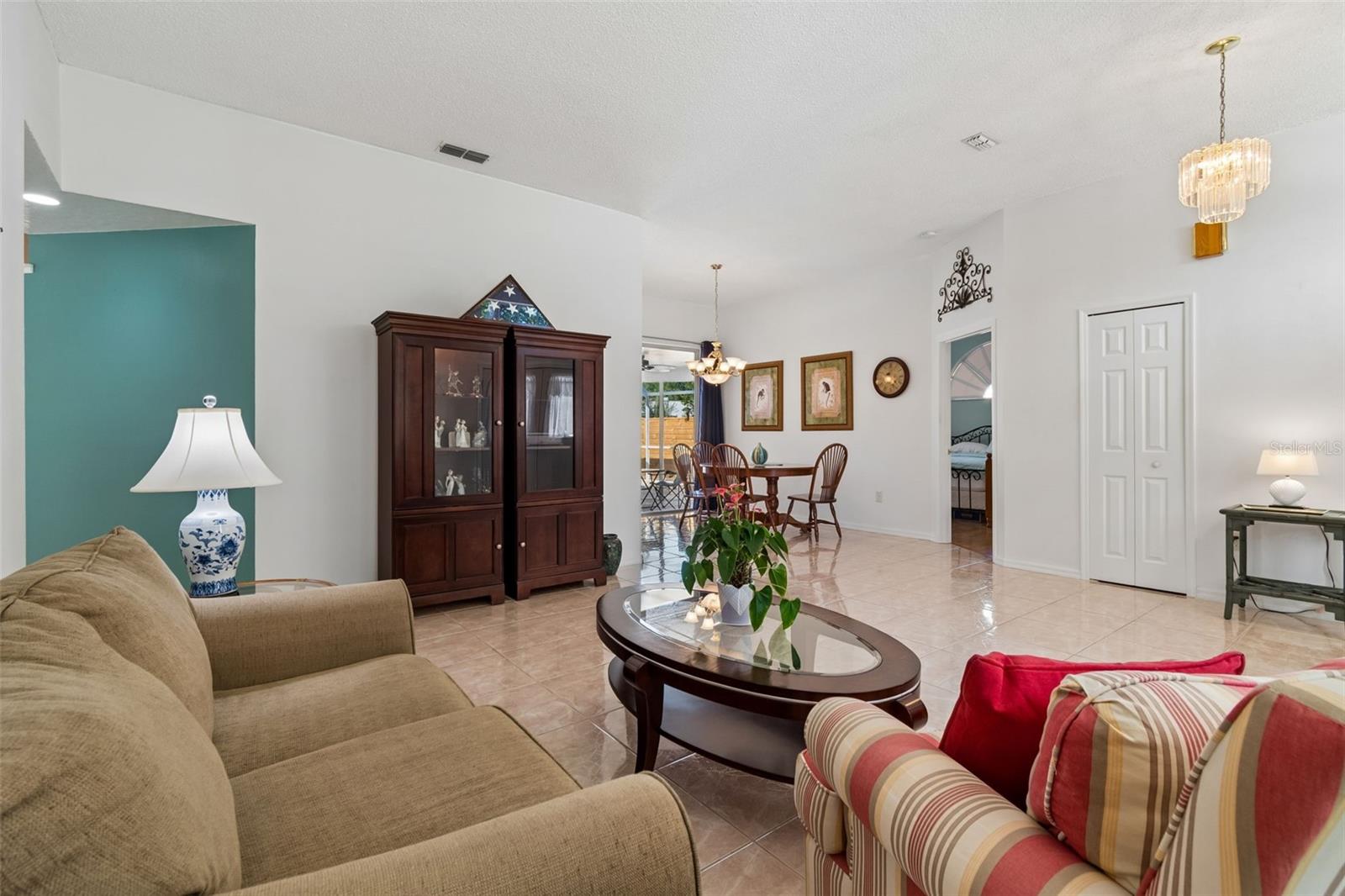 Image 4 of 35 For 907 Brittany Park Boulevard