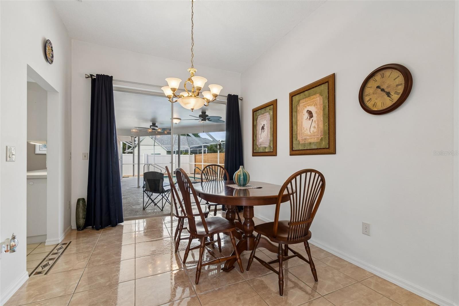 Image 6 of 35 For 907 Brittany Park Boulevard