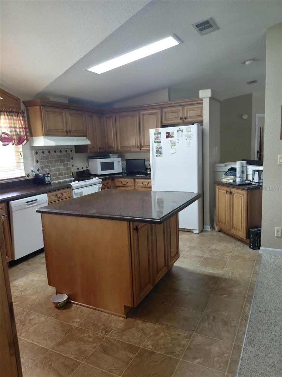 Image 3 of 23 For 8401 Weatherford Avenue